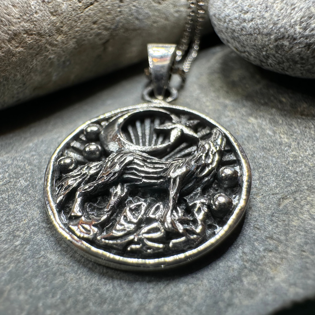 Oíche Wolf Necklace | Pendant | Wiccan Center