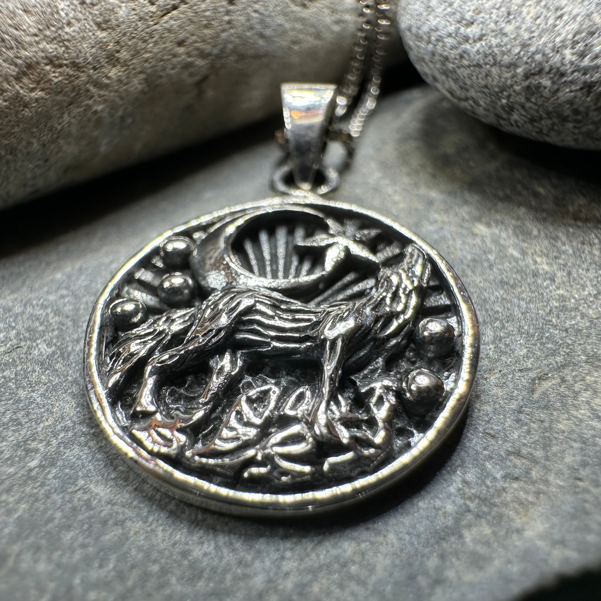 Oíche Wolf Necklace | Pendant | Wiccan Center