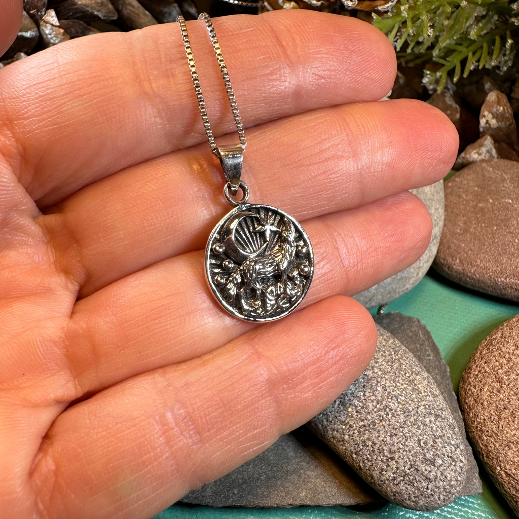 Oíche Wolf Necklace | Pendant | Wiccan Center