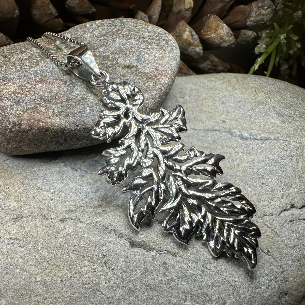 Derwen Oak Leaf Necklace in Sterling Silver | Pendant | Wiccan Center