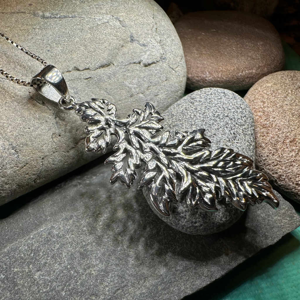 Derwen Oak Leaf Necklace in Sterling Silver | Pendant | Wiccan Center