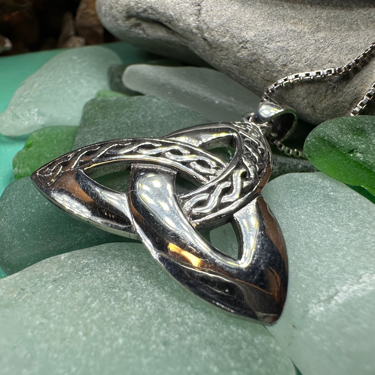 Vafara Celtic Triquetra Knot Necklace in Sterling Silver | Pendant | Wiccan Center