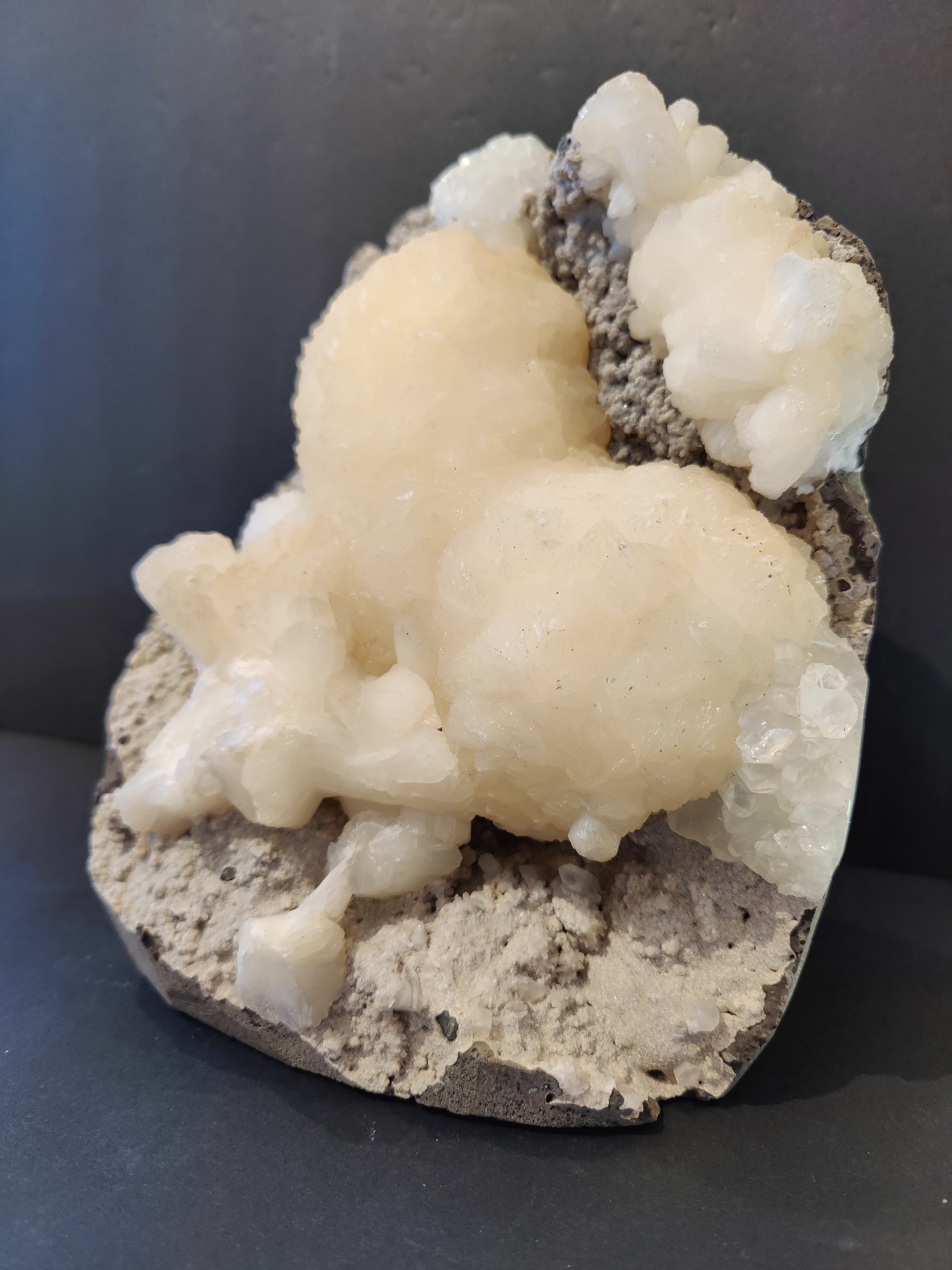 Stilbite "Heart" with Clear Apophyllite Cabinet Specimen 4,735g | Minerals | Wiccan Center