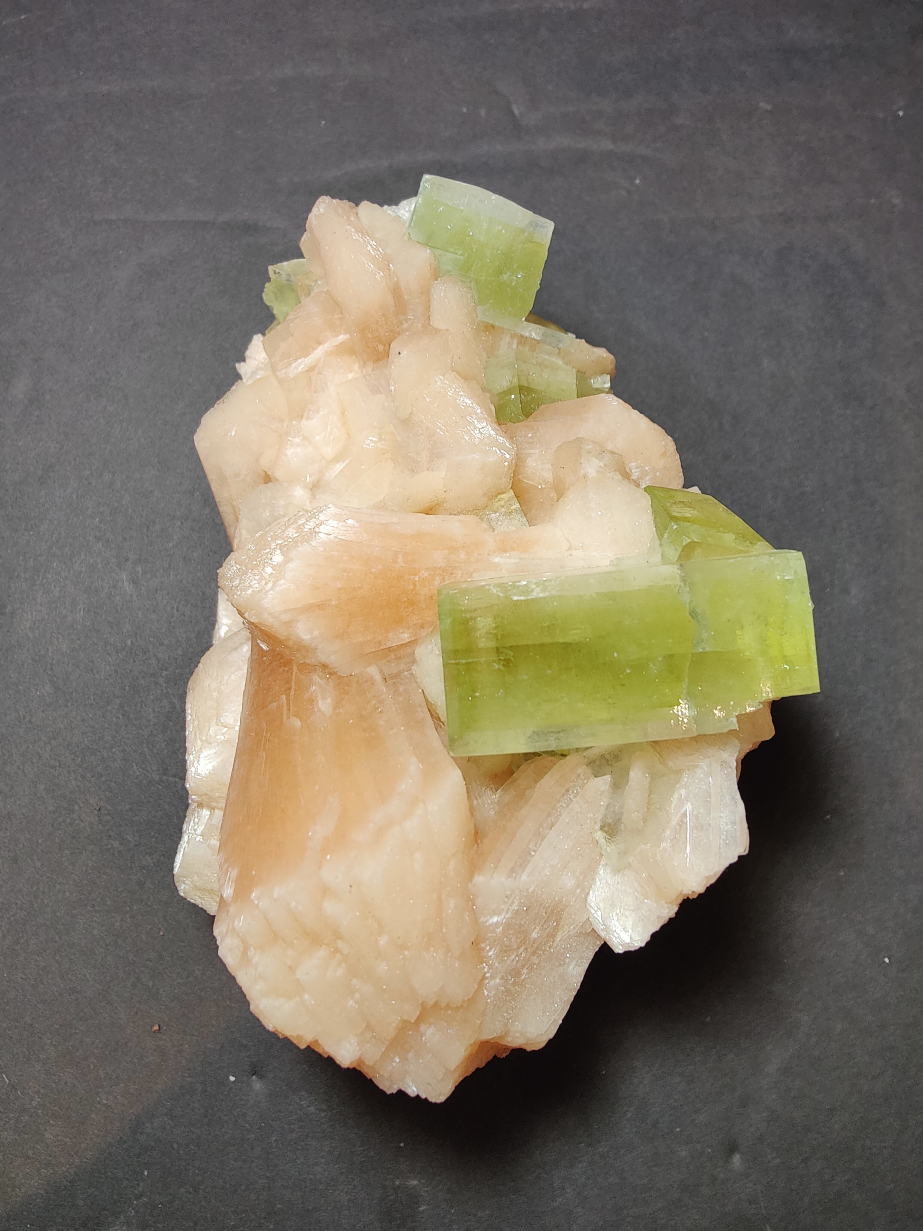 Green Apophyllite Cubes with Peach Stilbite Specimen 717g | Minerals | Wiccan Center
