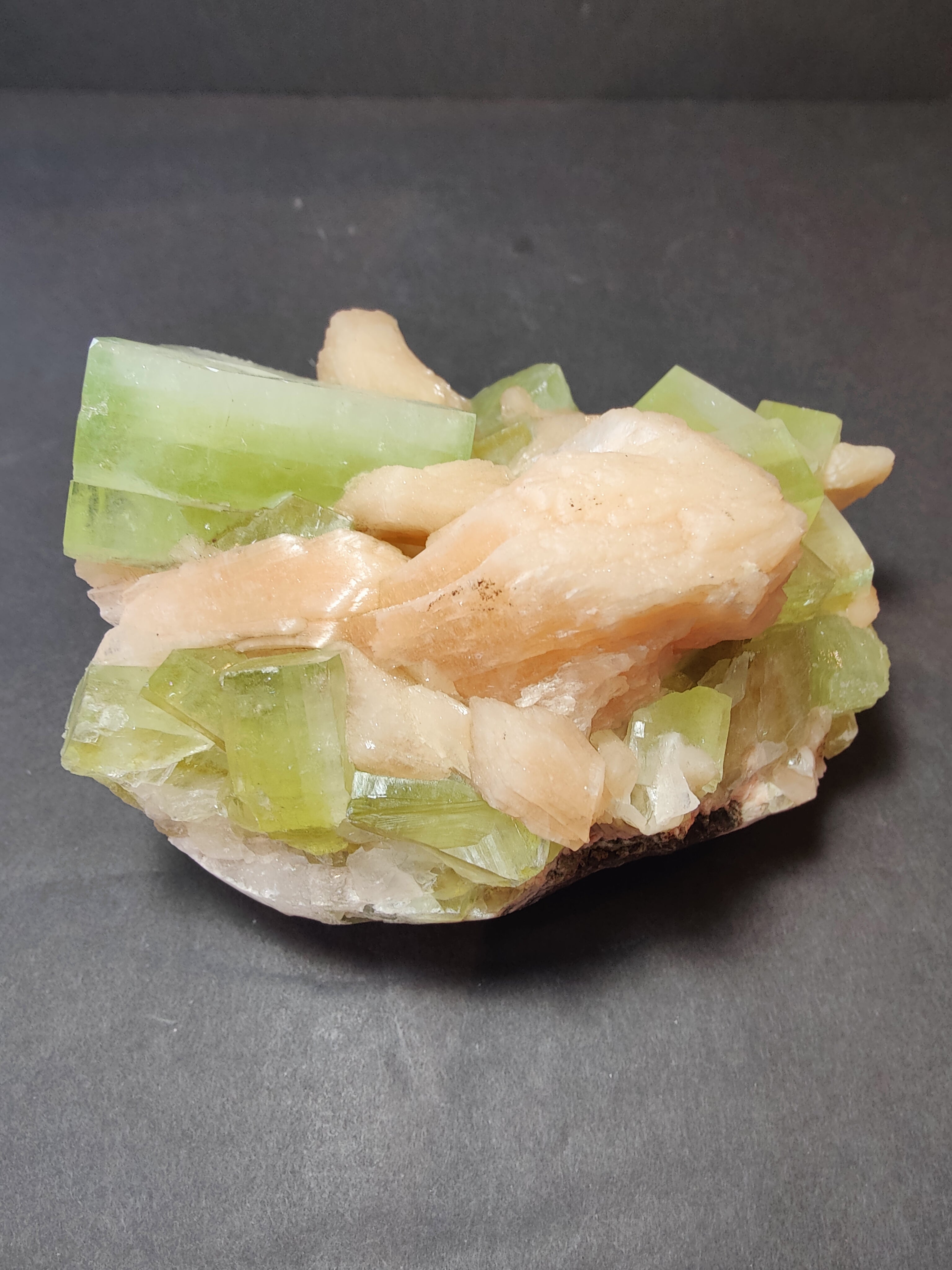 Green Apophyllite Cubes with Peach Stilbite Specimen 1,162g | Minerals | Wiccan Center