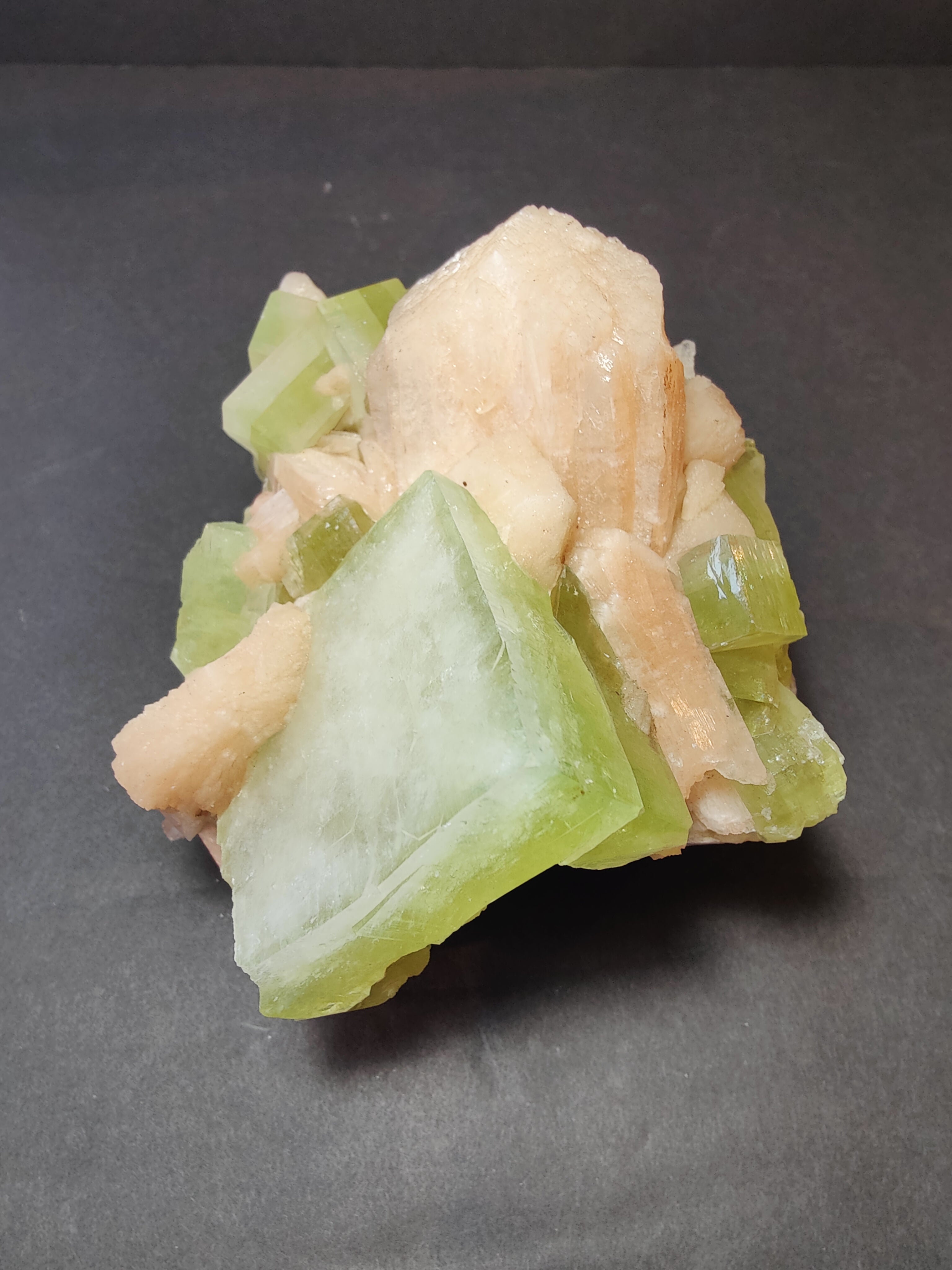 Green Apophyllite Cubes with Peach Stilbite Specimen 1,162g | Minerals | Wiccan Center