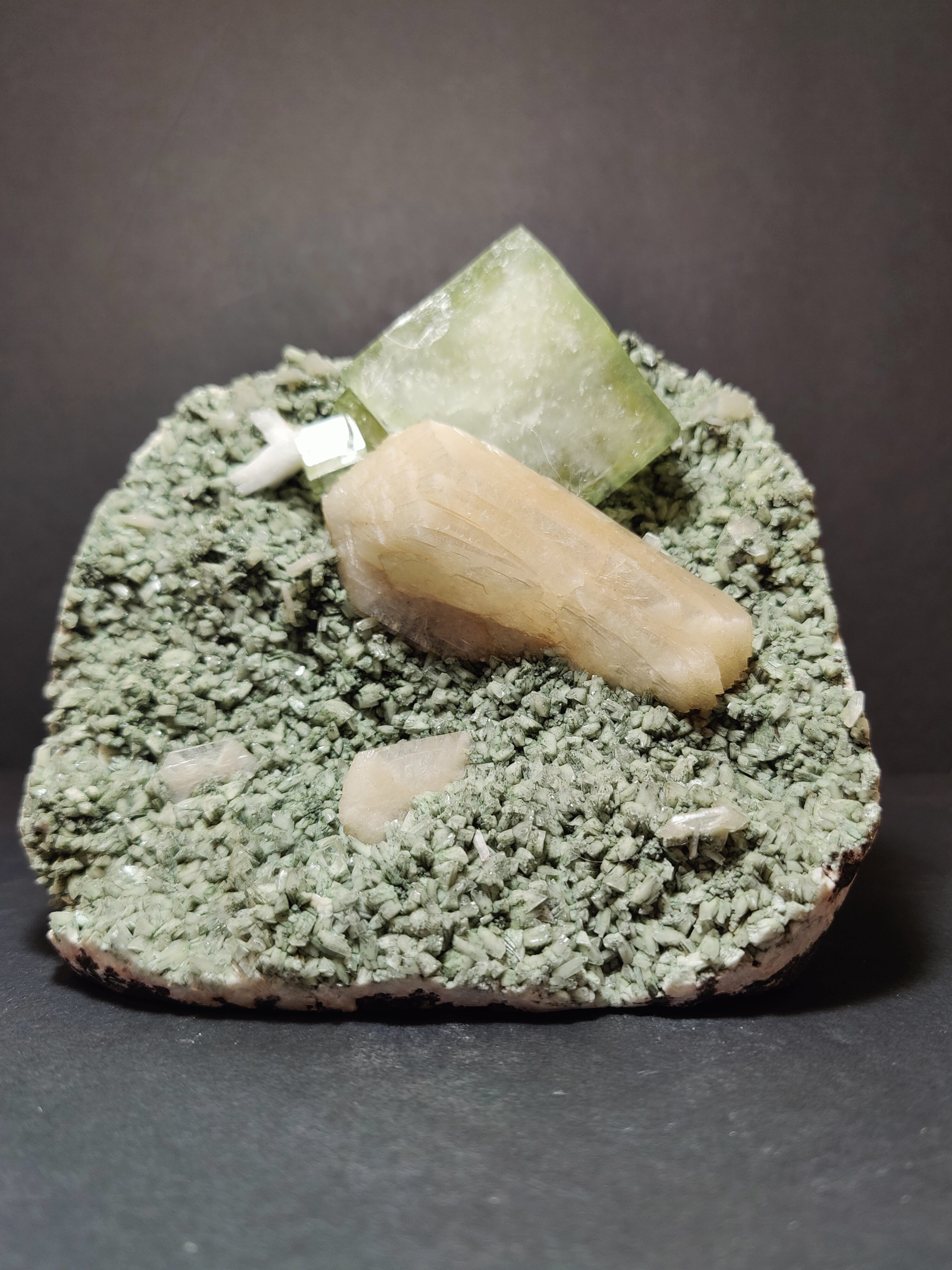 Green Apophyllite Cubes with Peach Stilbite on Heulandite Specimen 1,182g | Minerals | Wiccan Center