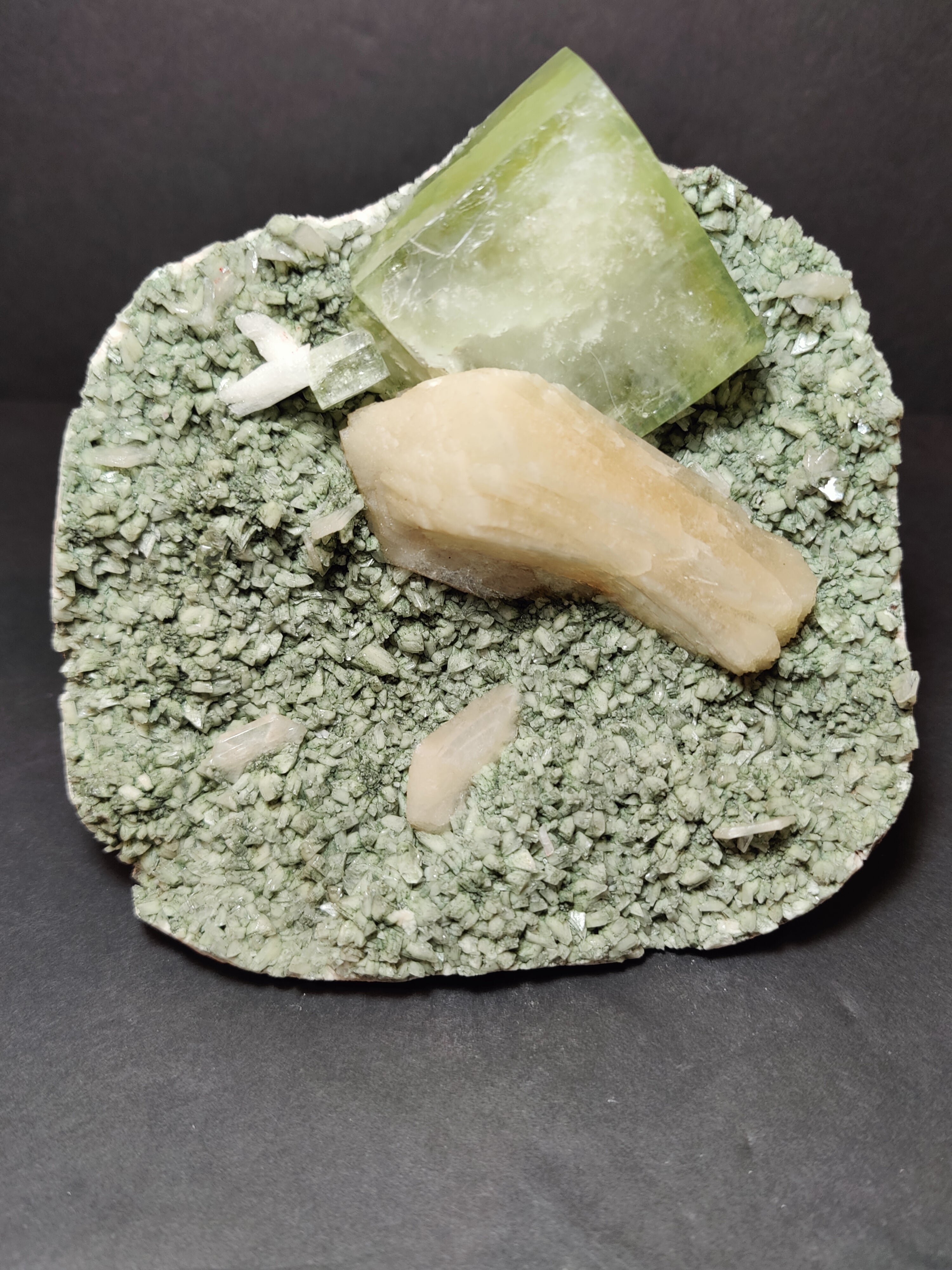 Green Apophyllite Cubes with Peach Stilbite on Heulandite Specimen 1,182g | Minerals | Wiccan Center
