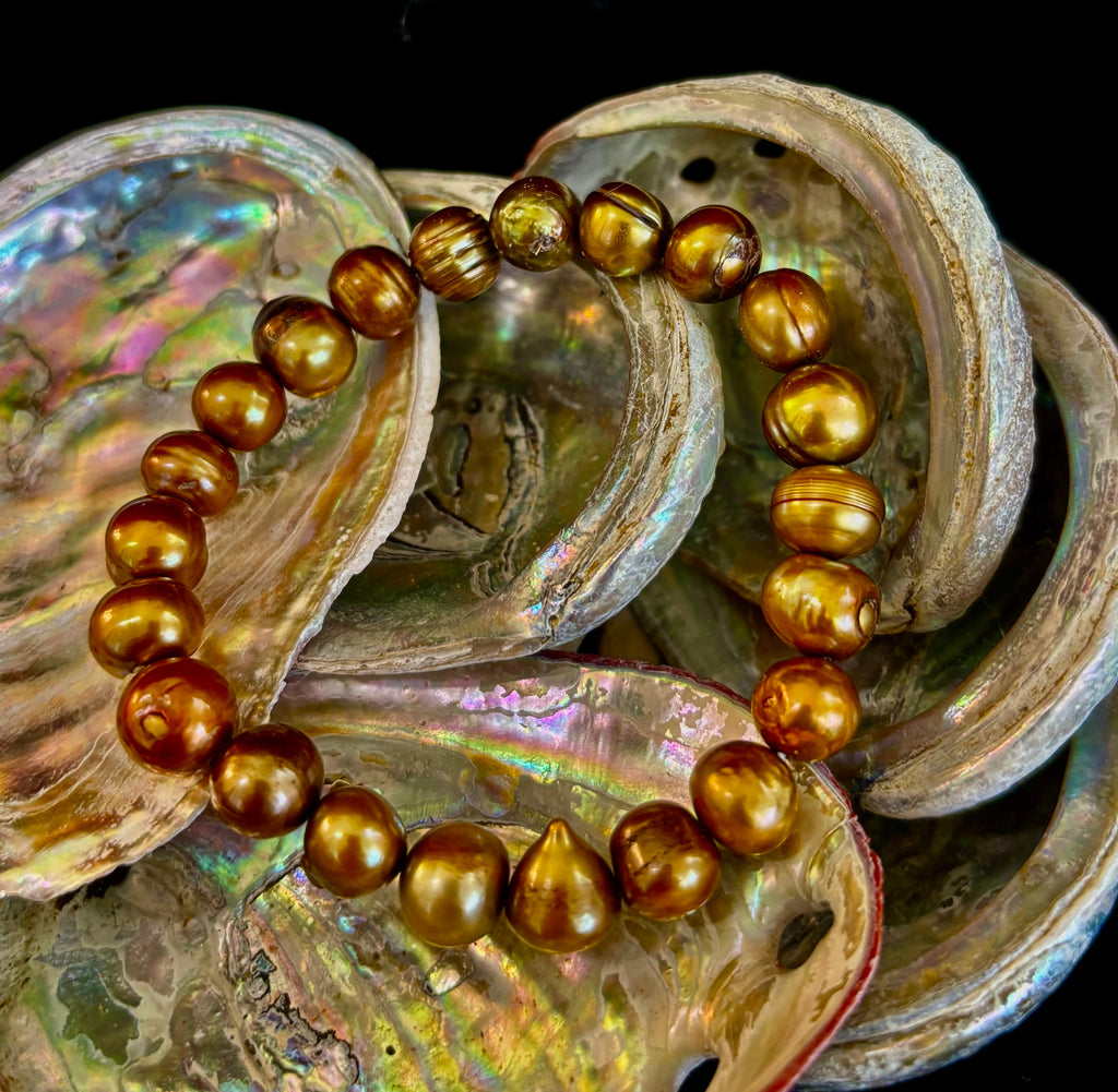 Golden Glow Freshwater Pearl Bracelet – 8–9mm Reiki-Infused Elegance (Medium Fit) | | Wiccan Center
