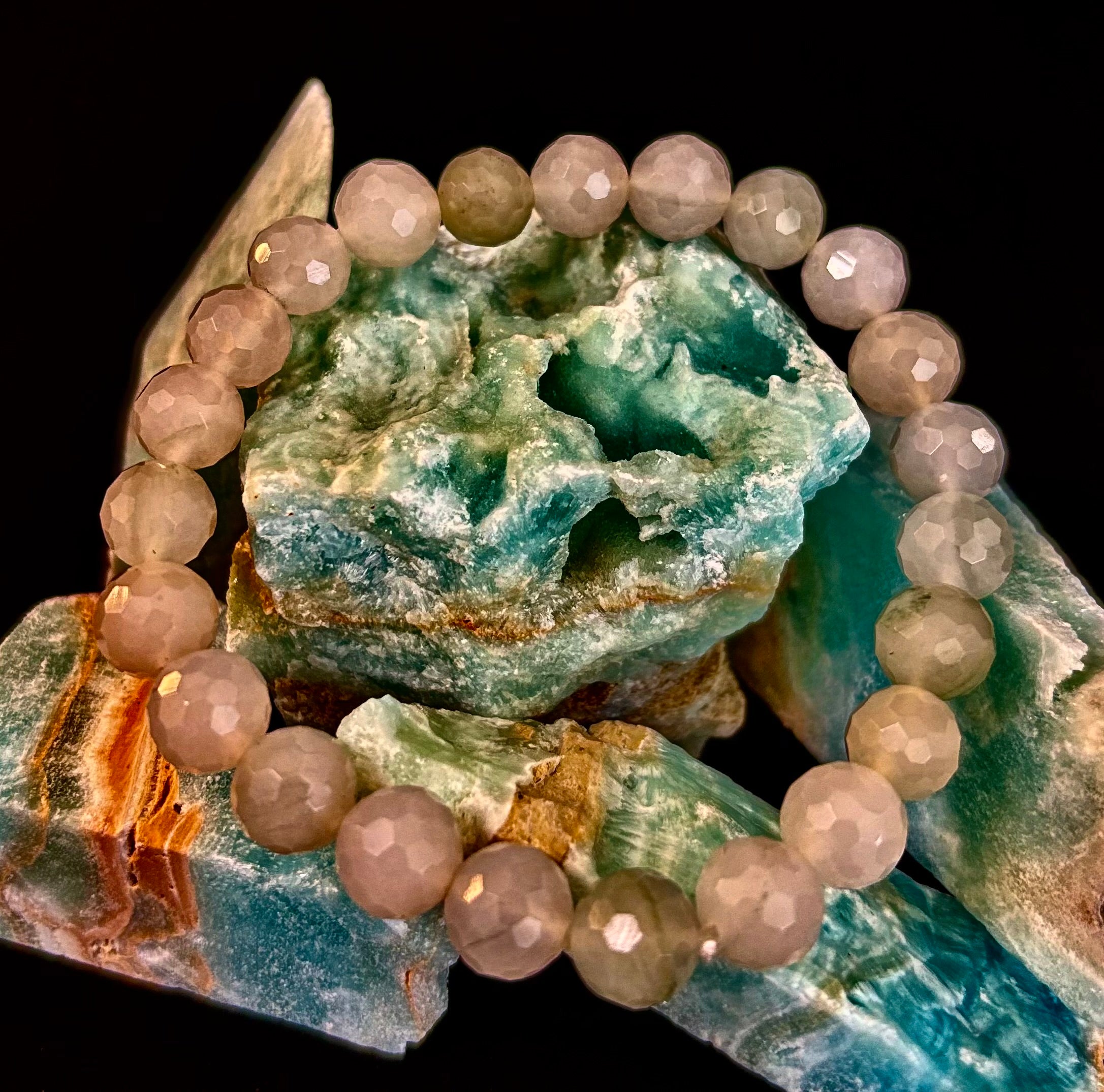 Harmony & Prosperity Xiuyan Jade Bracelet – 8mm Polyhedral Serpentine Gemstone