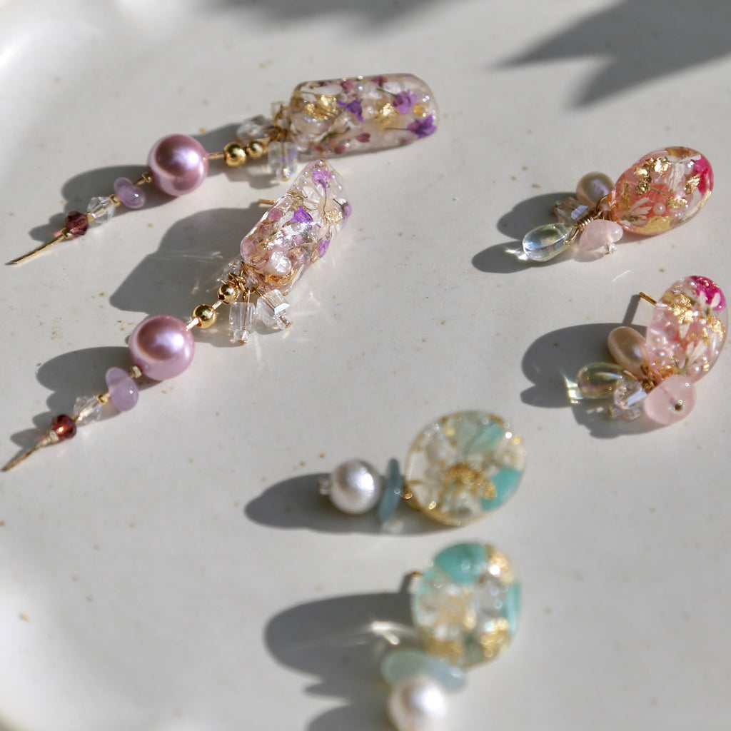 Resin Daisy Pink Earrings