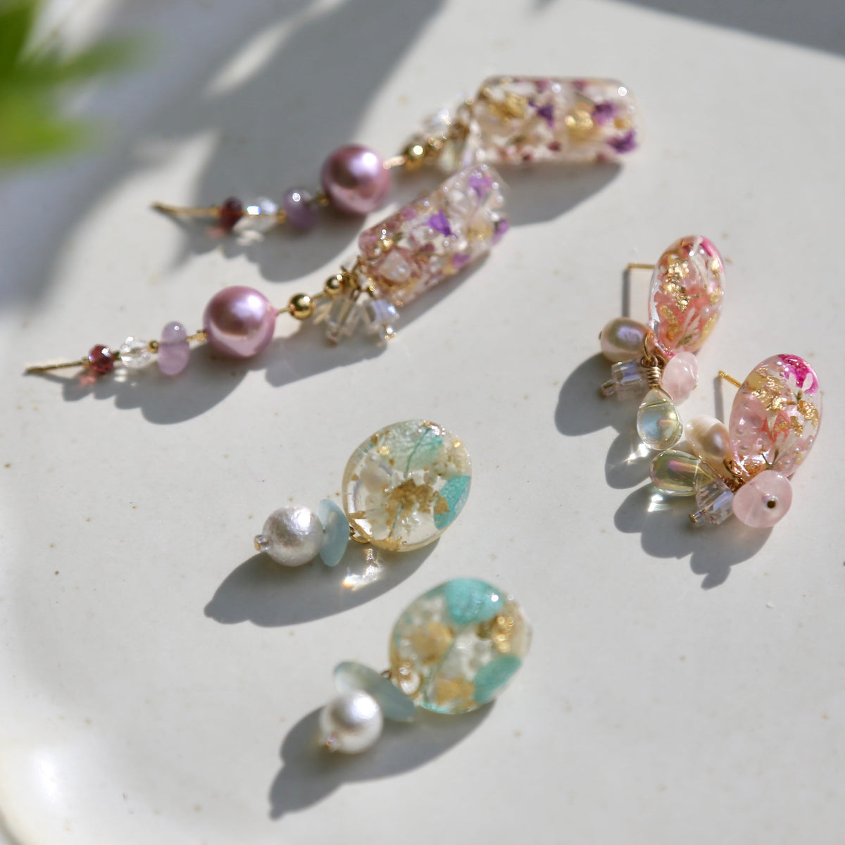 Resin Daisy Mint Earrings