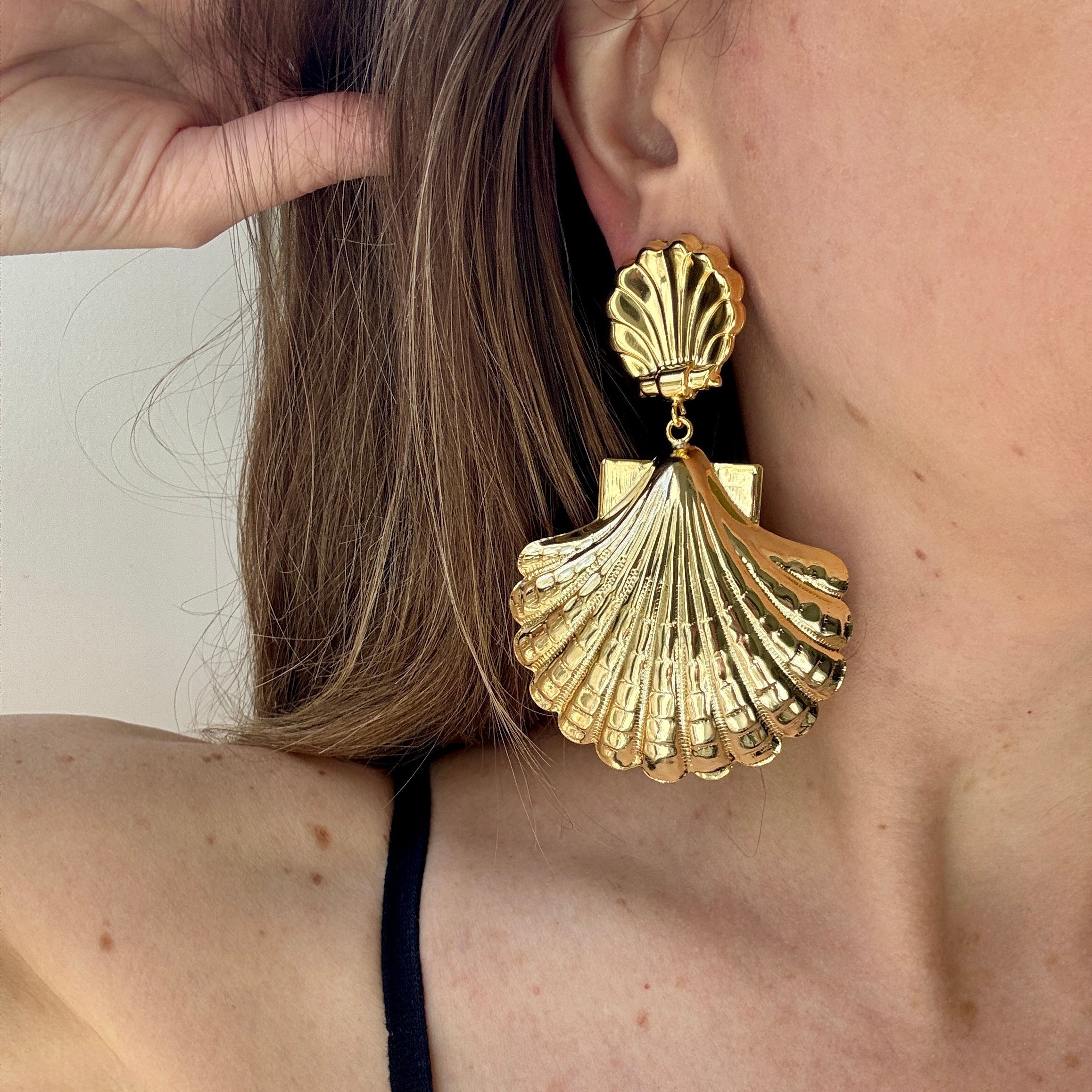 Kiki Gold Shell Earrings