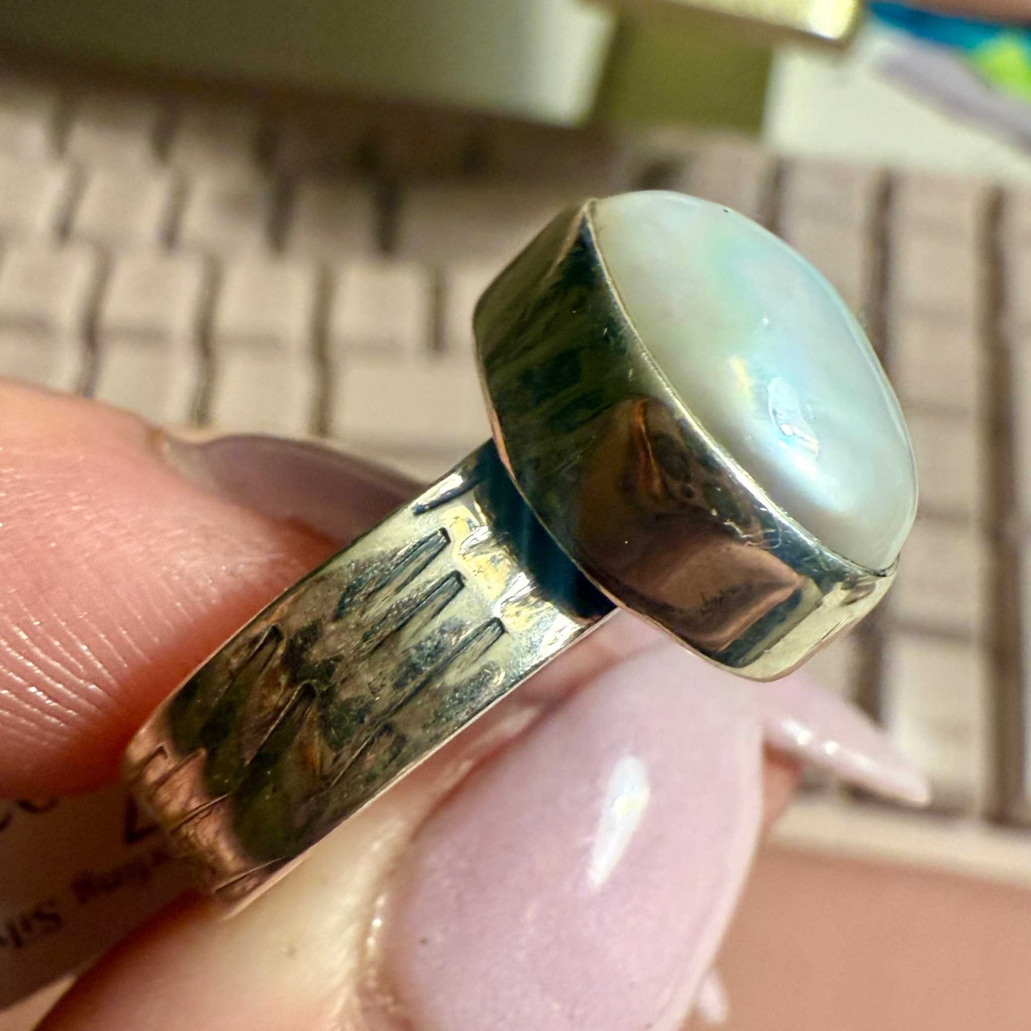Pearl Teardrop Statement Ring with Hammered Band – Sterling Silver – Sizes 6–7 | Rings | Wiccan Center