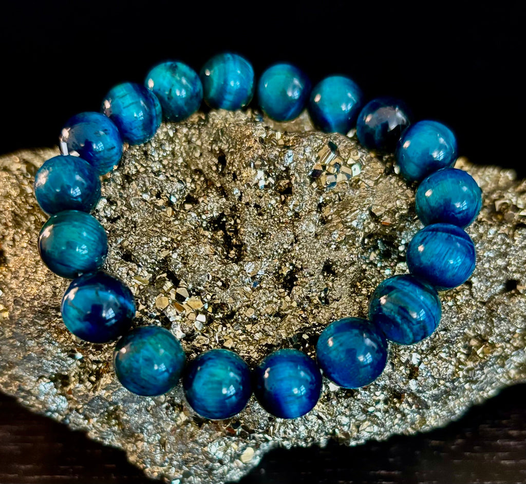 Blue Tiger Eye Reiki-Infused Focus & Confidence Bracelet (Medium–Large Wrist) | | Wiccan Center