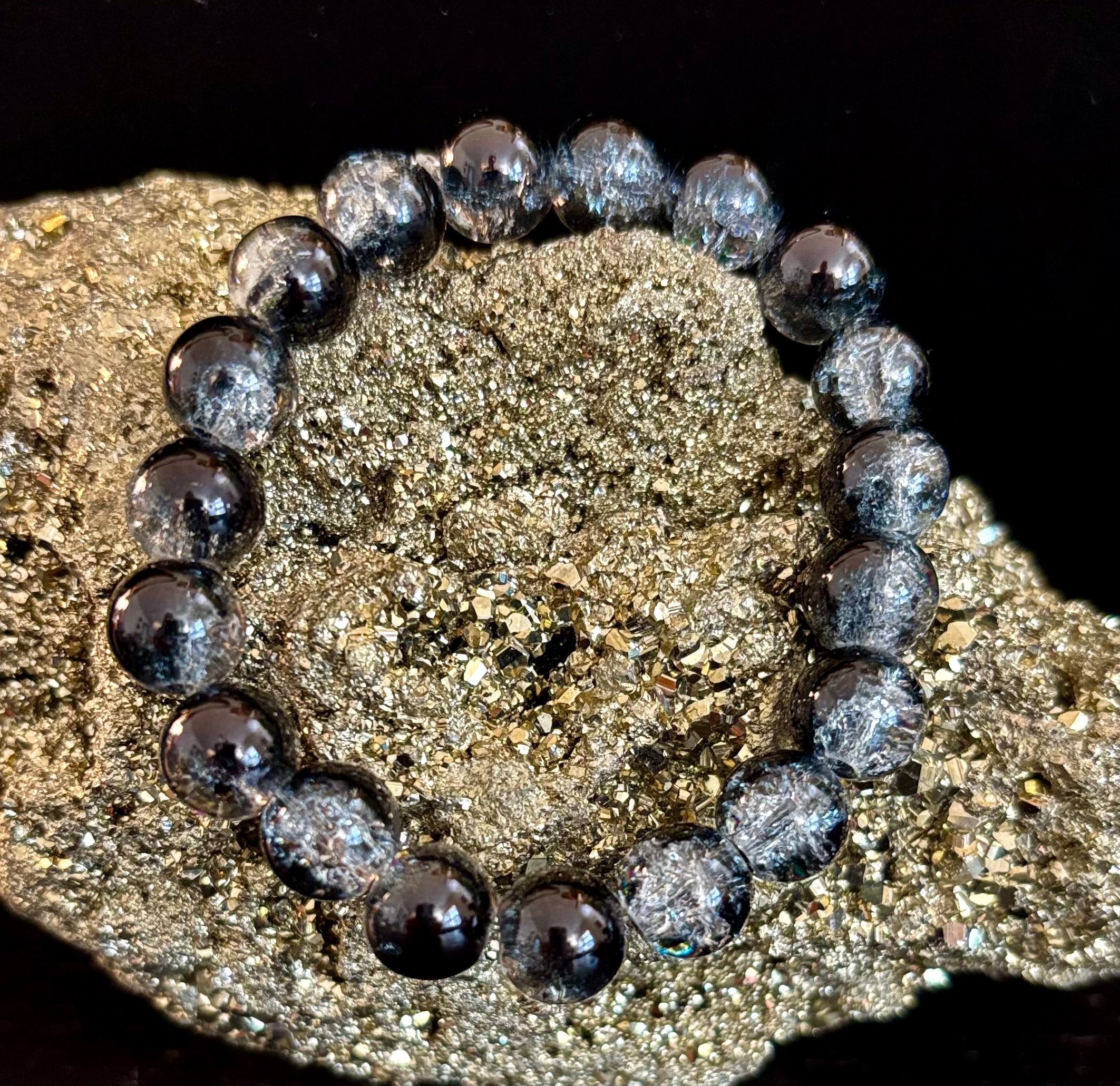 Black & White Cracked Glass Beads Bracelet – Bold Unisex Personality Statement Jewelry | | Wiccan Center