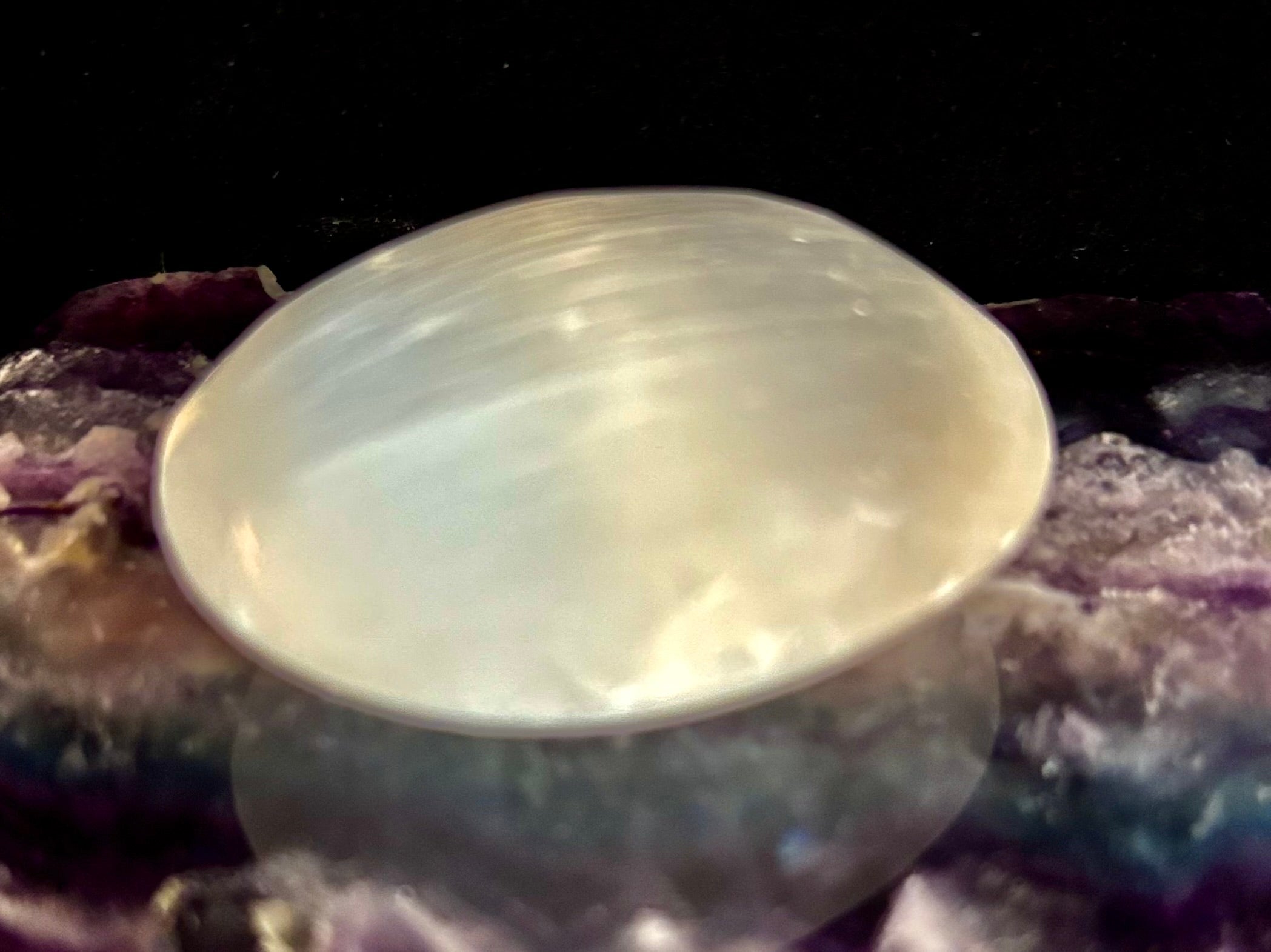 Selenite Palm Stone – 4cm (1.57") – Aura-Cleansing Crystal for Energy Healing & Clarity | | Wiccan Center