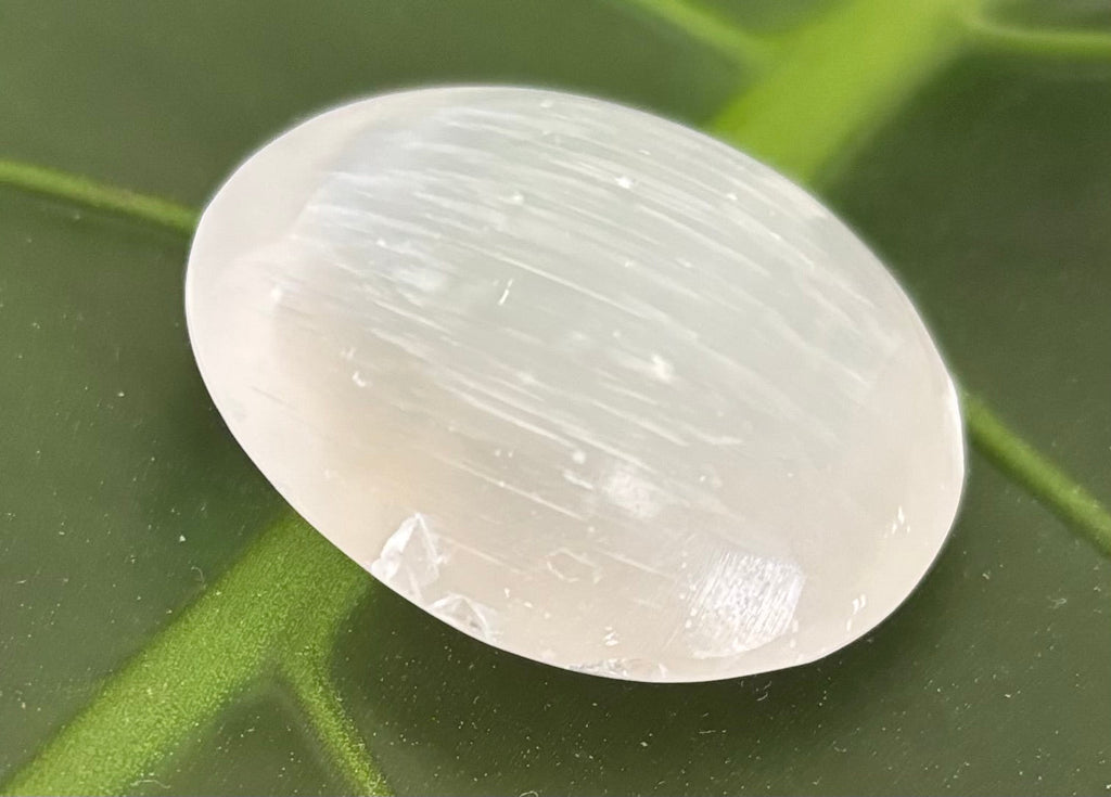 Selenite Palm Stone – 4cm (1.57") – Aura-Cleansing Crystal for Energy Healing & Clarity | | Wiccan Center