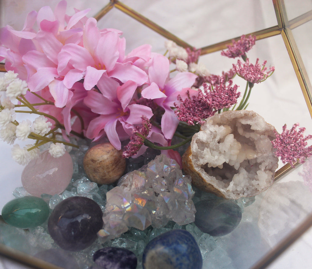 Crystal Geode Terrarium Angel Aura and Quartz - Divinity Depth | | Wiccan Center
