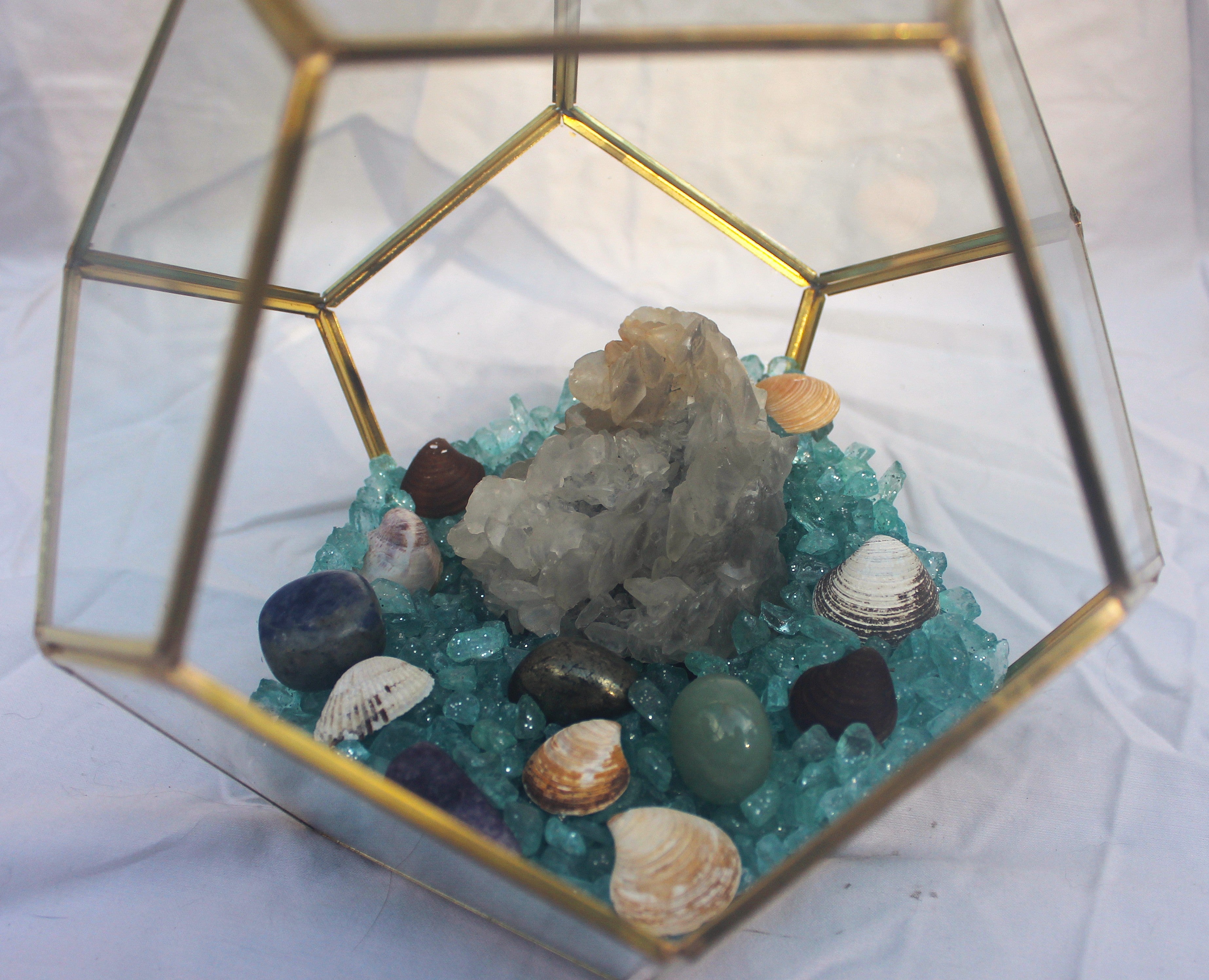 Crystal Geode Terrarium Scalenohedral Calcite - Dogtooth Tides | | Wiccan Center