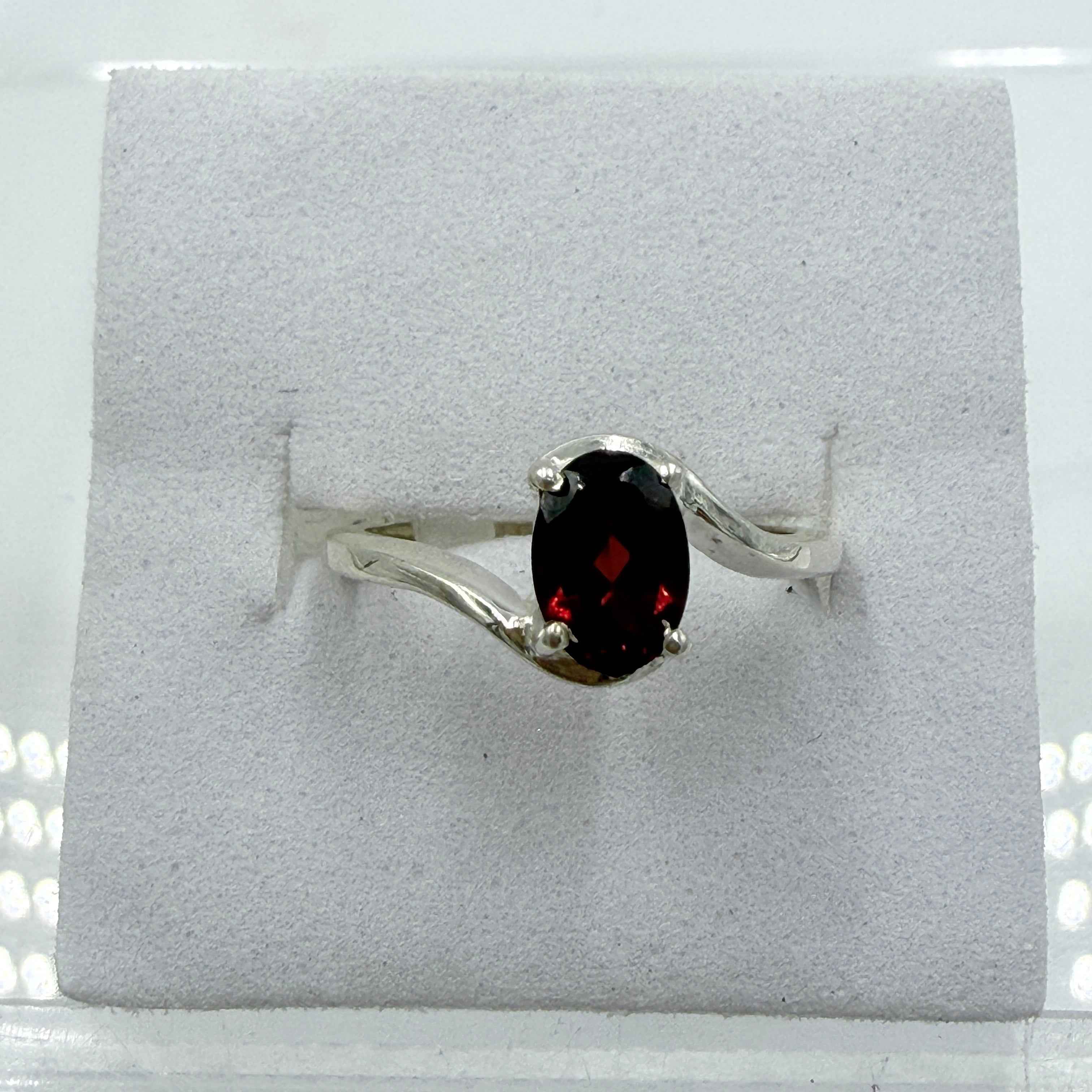 Sterling Silver Garnet Open-Frame Ring – Size 5 – Passion, Strength & Grounding | Rings | Wiccan Center