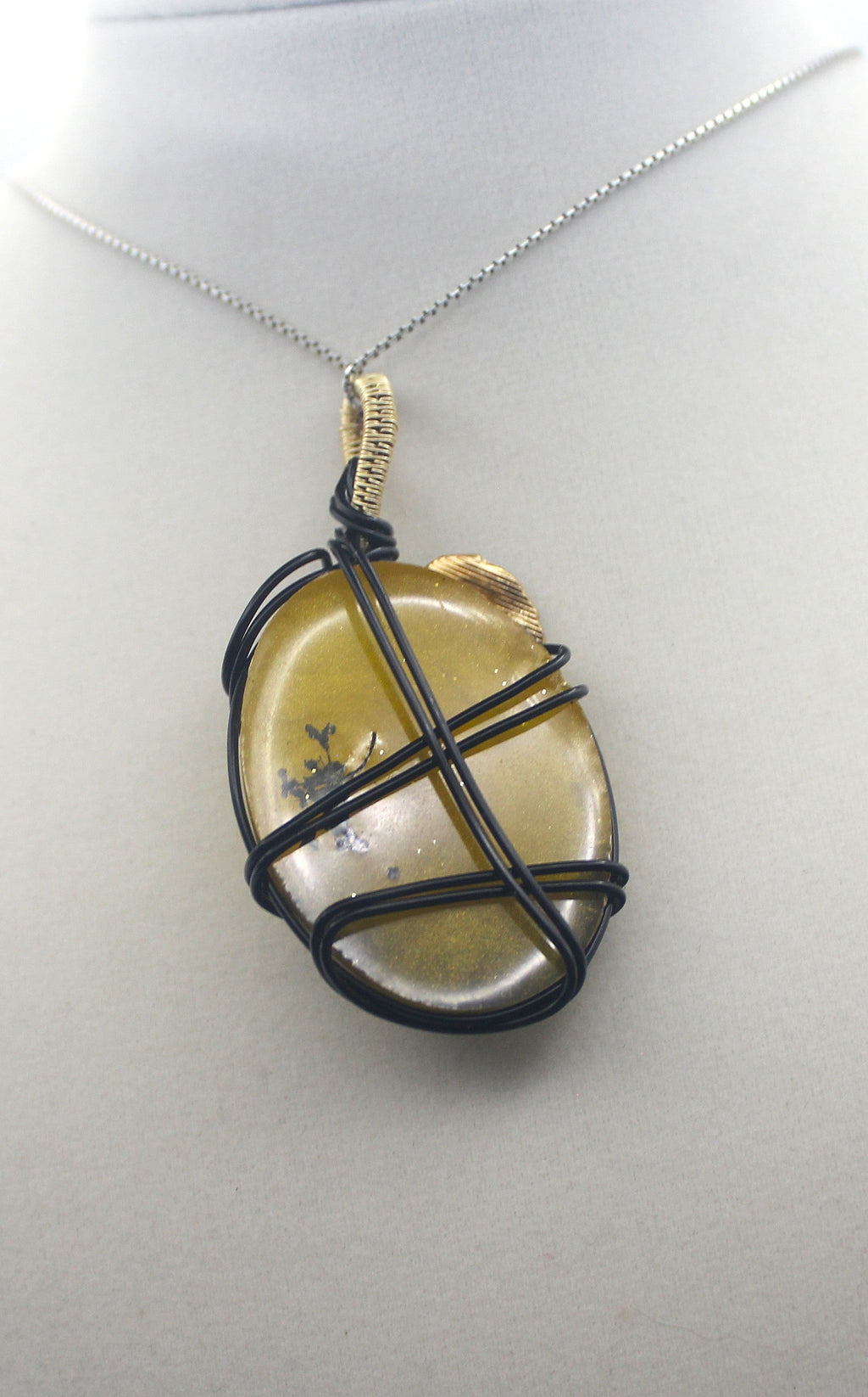 Plated Resin White Flower Pendant Necklace | | Wiccan Center