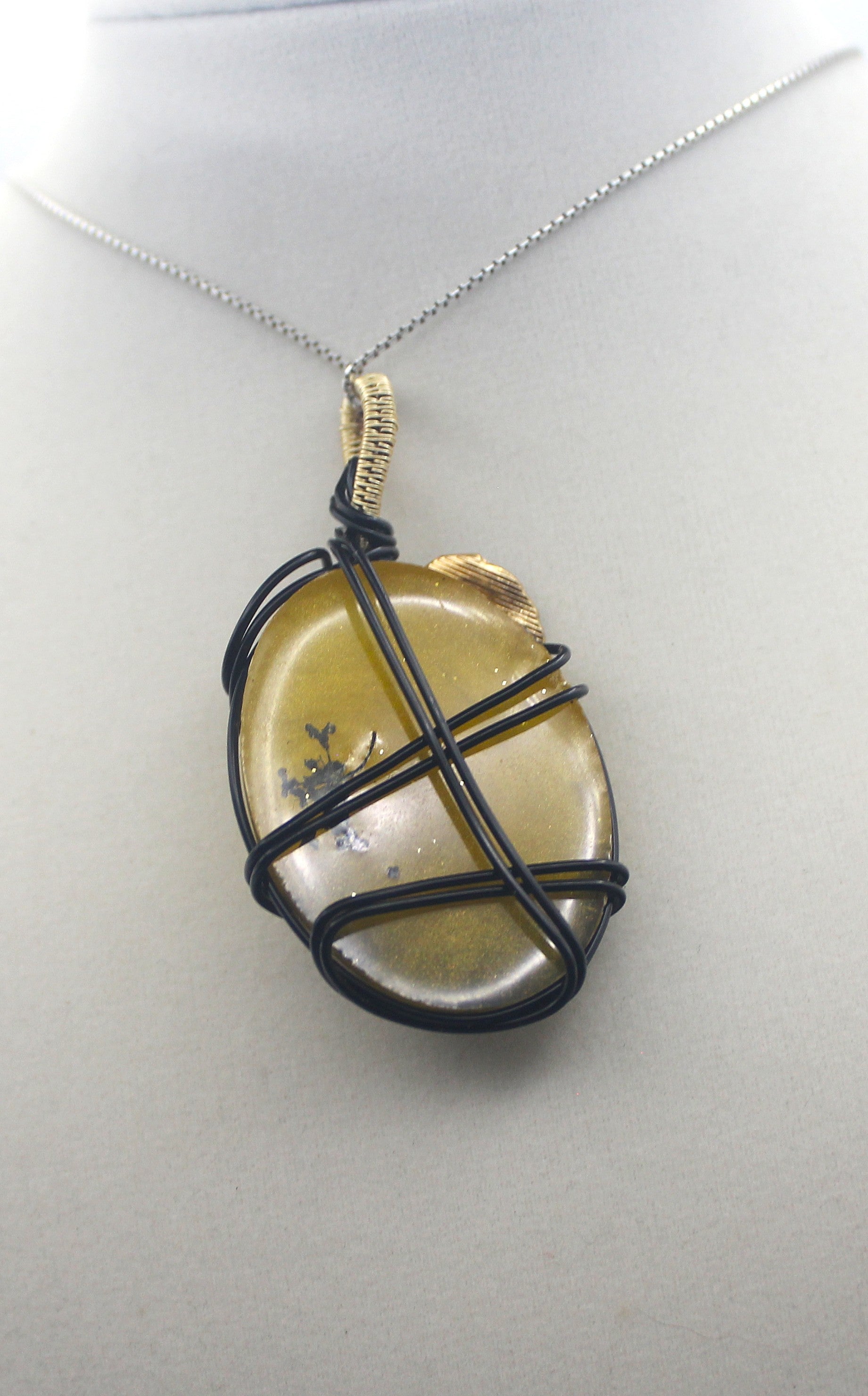 Plated Resin White Flower Pendant Necklace | | Wiccan Center