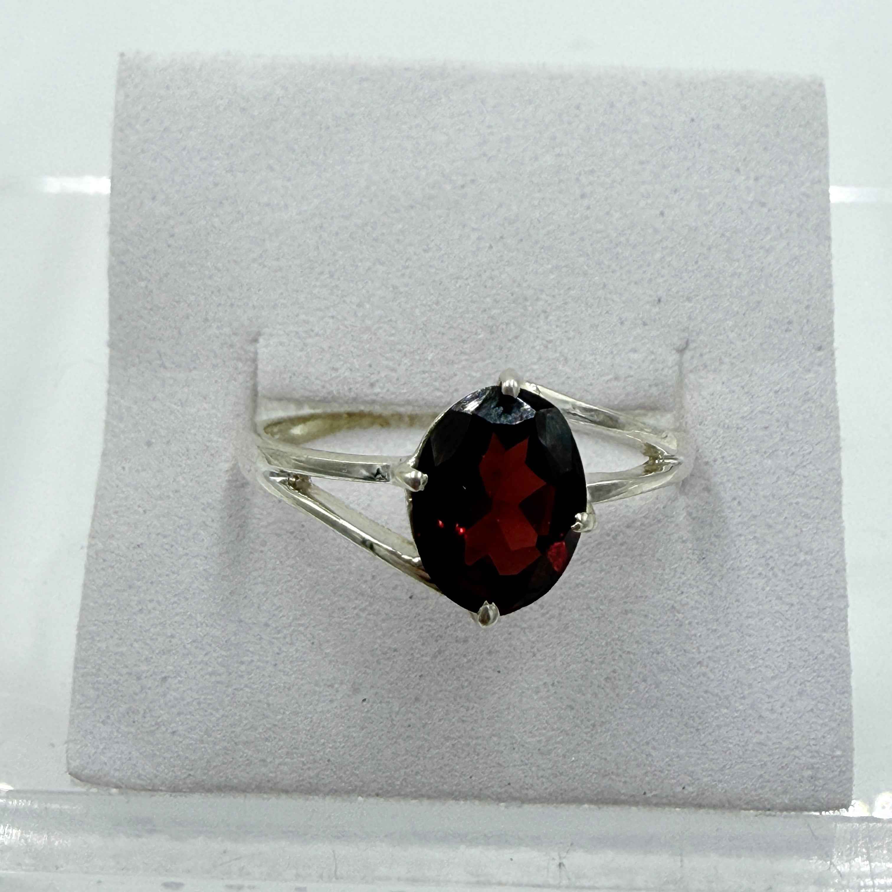 Sterling Silver Oval Garnet Open-Frame Ring – Size 9 – Passion, Strength & Grounding | Rings | Wiccan Center