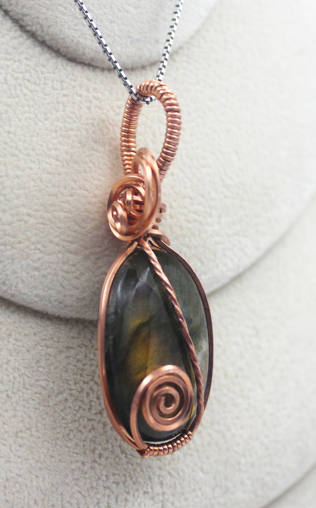 Raw Copper Labradorite Pendant Necklace | | Wiccan Center