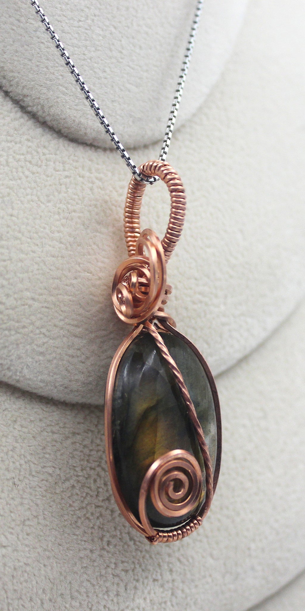 Raw Copper Labradorite Pendant Necklace | | Wiccan Center