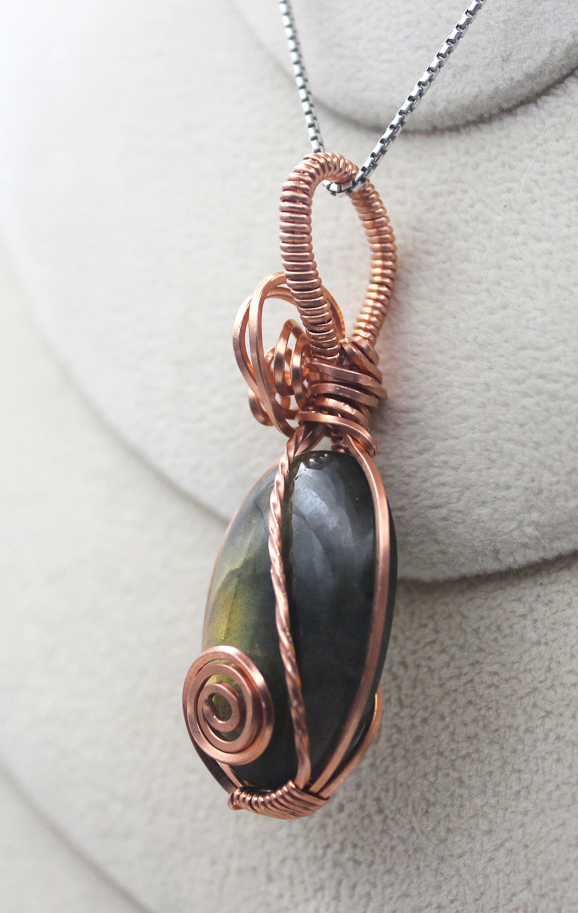 Raw Copper Labradorite Pendant Necklace | | Wiccan Center