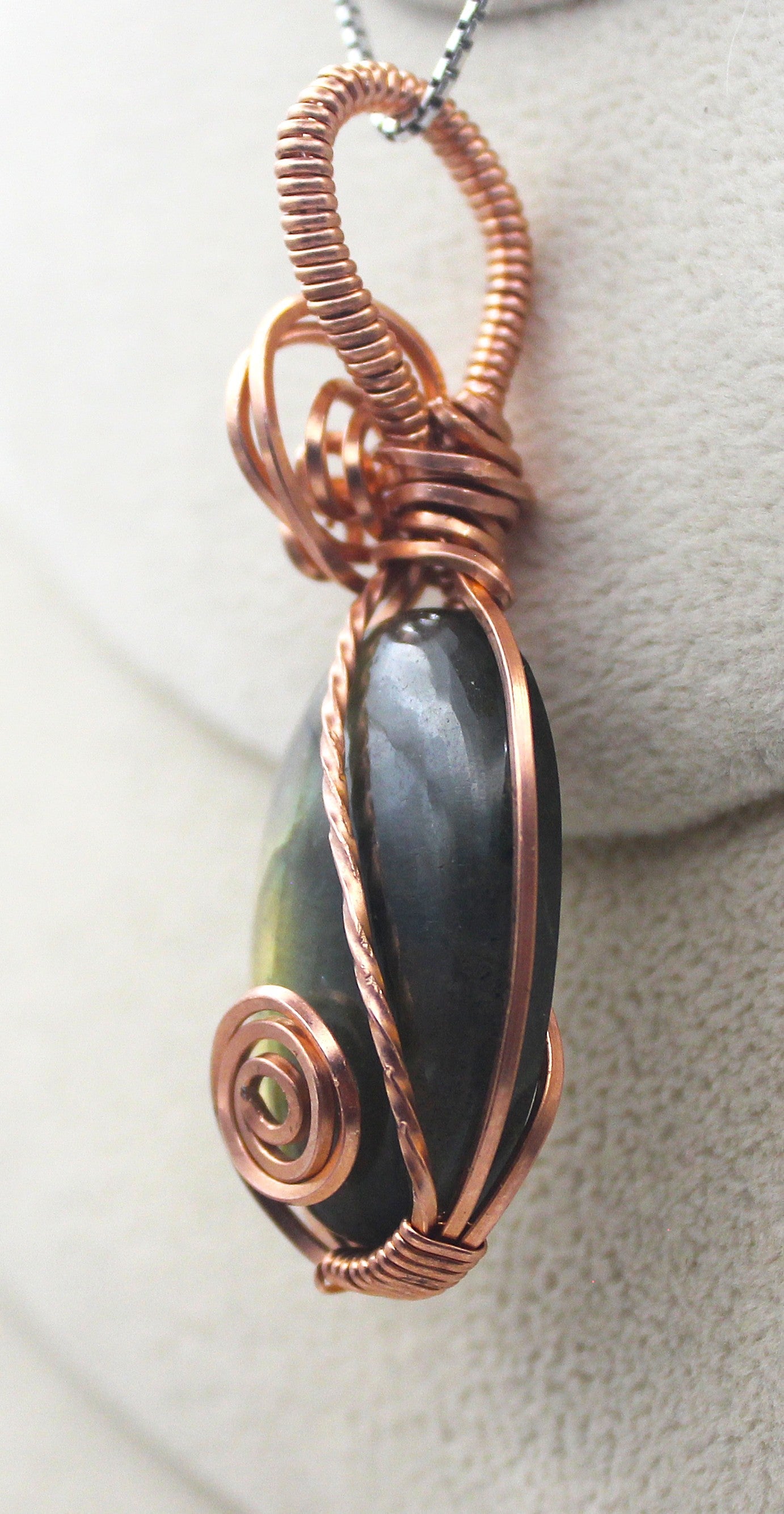 Raw Copper Labradorite Pendant Necklace | | Wiccan Center