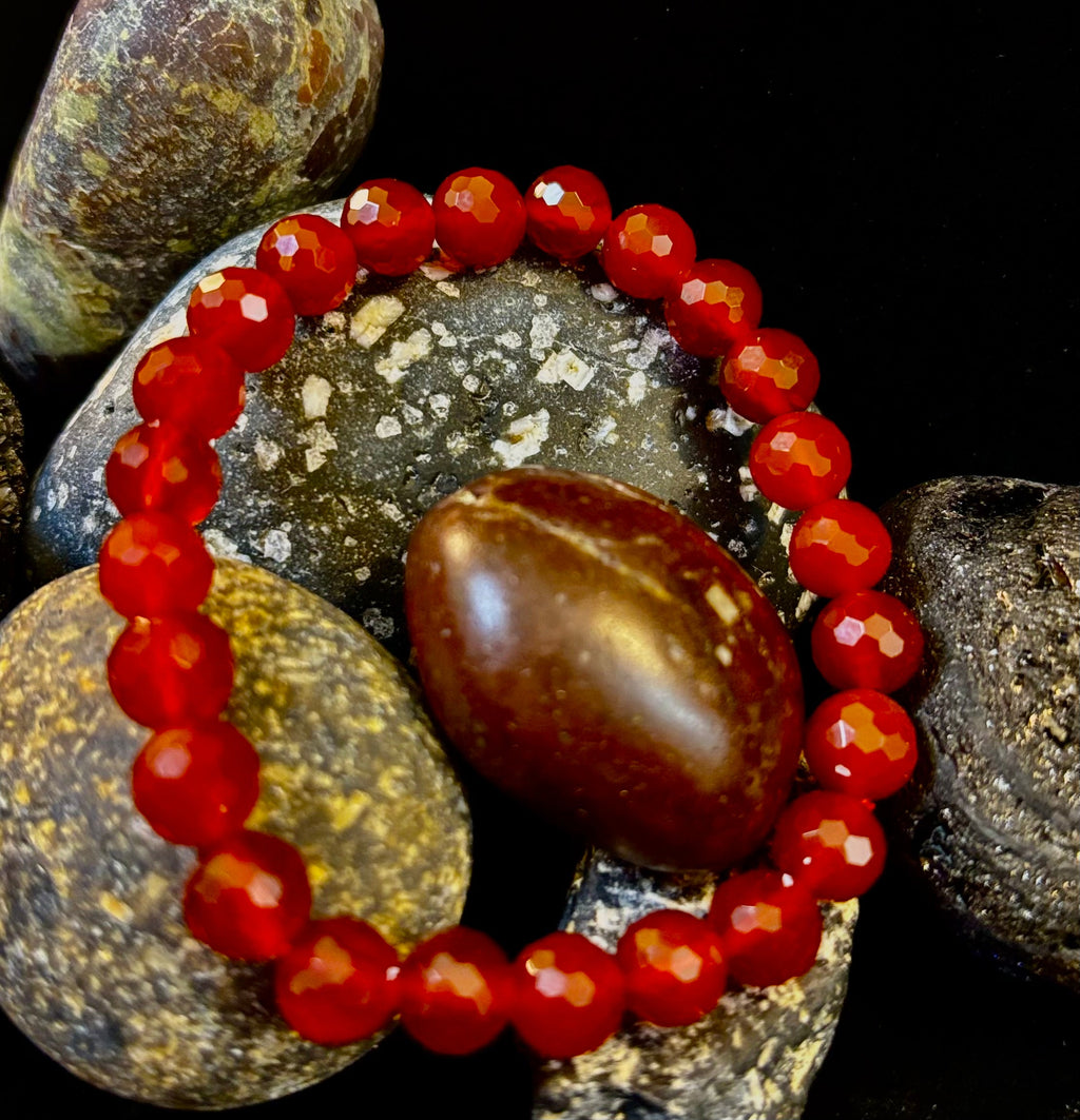 Red Agate Polyhedral Power Bracelet – Strength, Grounding & Vitality (8mm, Small–Medium Wrist) | | Wiccan Center