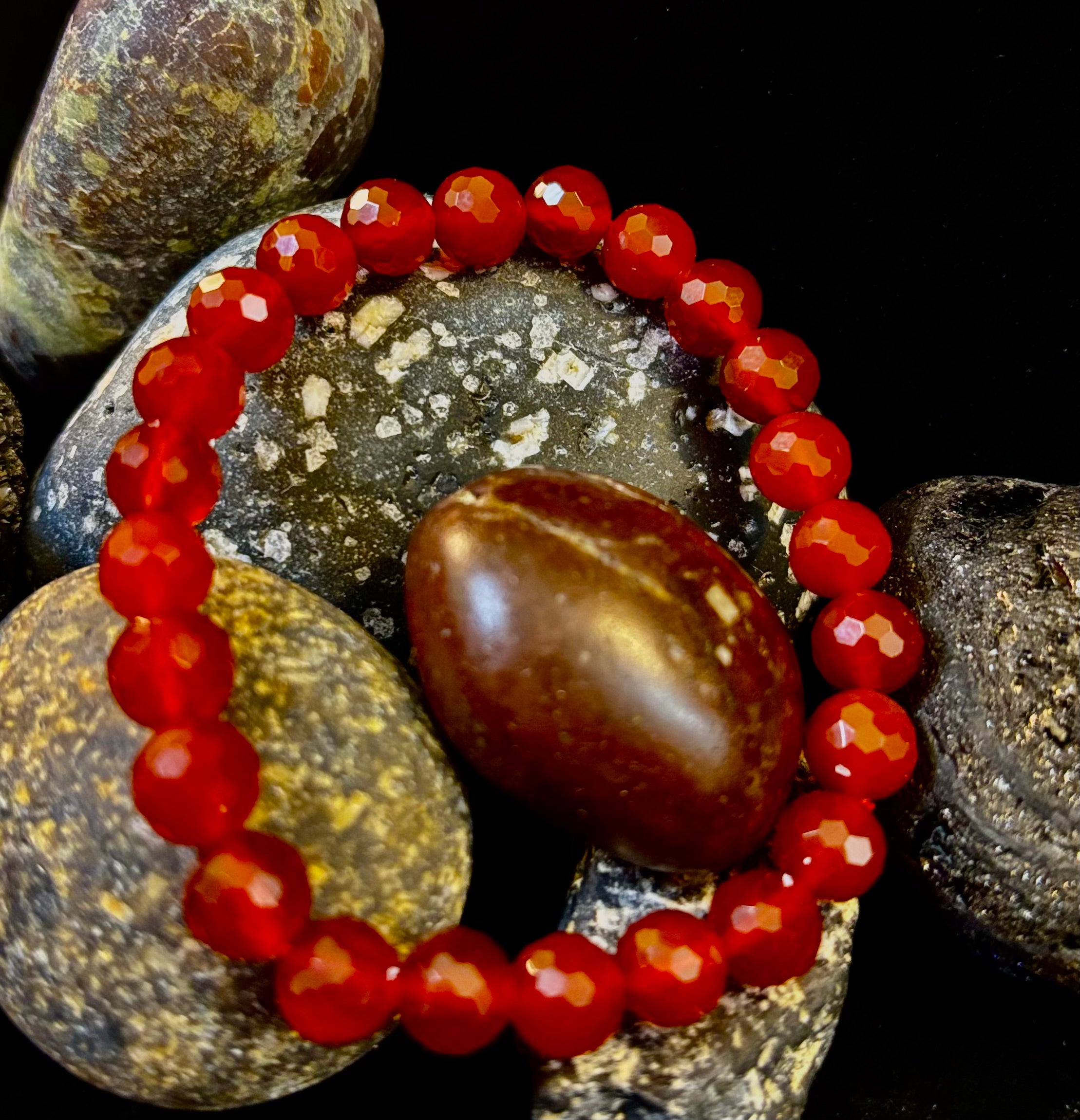 Red Agate Polyhedral Power Bracelet – Strength, Grounding & Vitality (8mm, Small–Medium Wrist) | | Wiccan Center