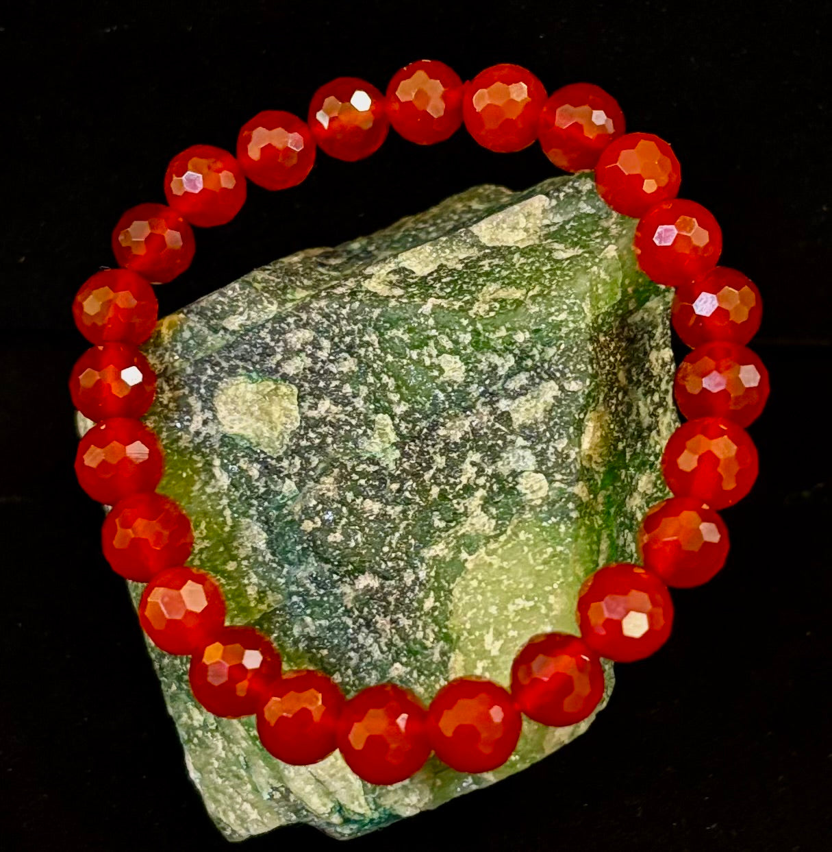 Red Agate Polyhedral Power Bracelet – Strength, Grounding & Vitality (8mm, Small–Medium Wrist) | | Wiccan Center