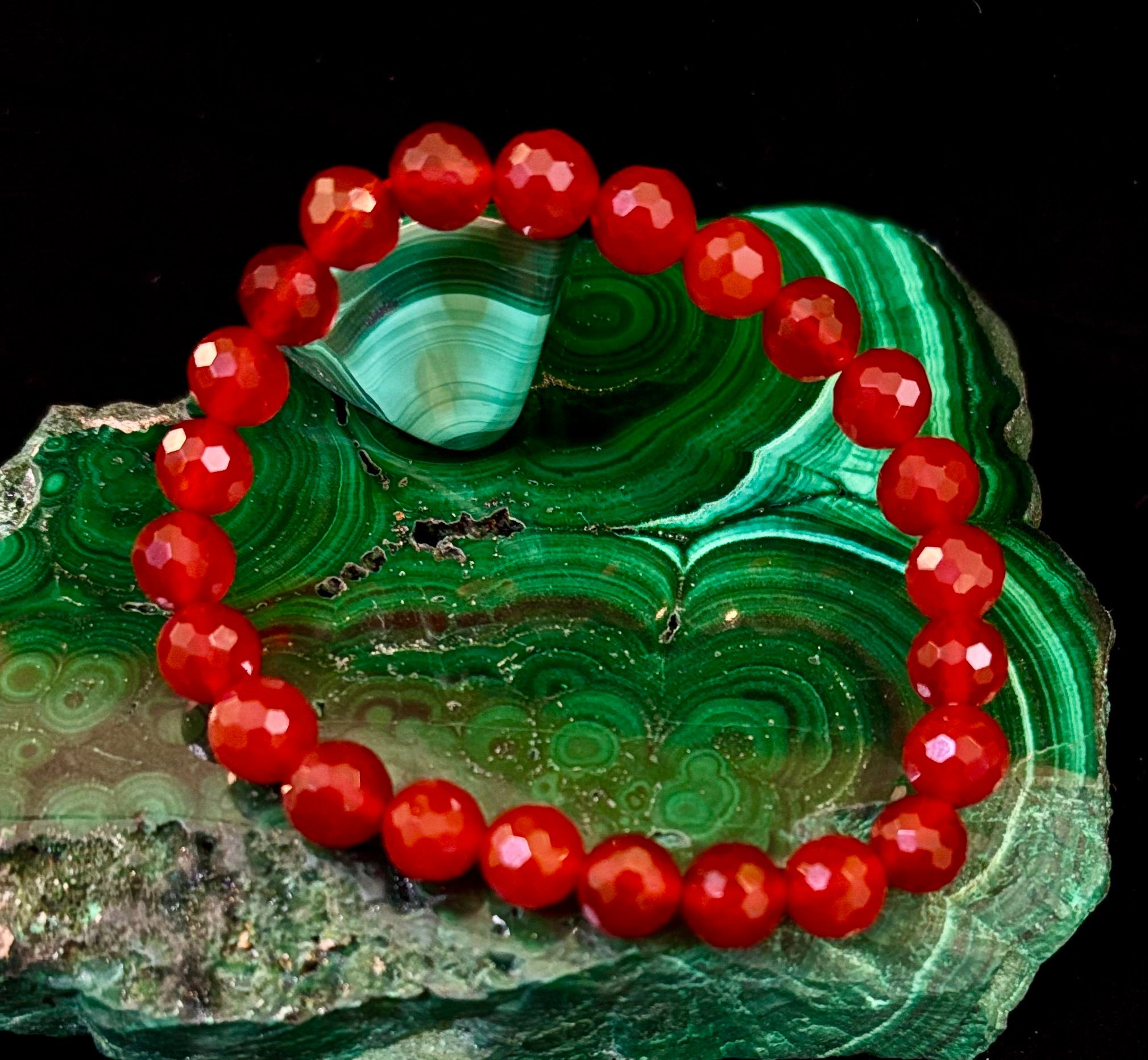 Red Agate Polyhedral Power Bracelet – Strength, Grounding & Vitality (8mm, Small–Medium Wrist) | | Wiccan Center