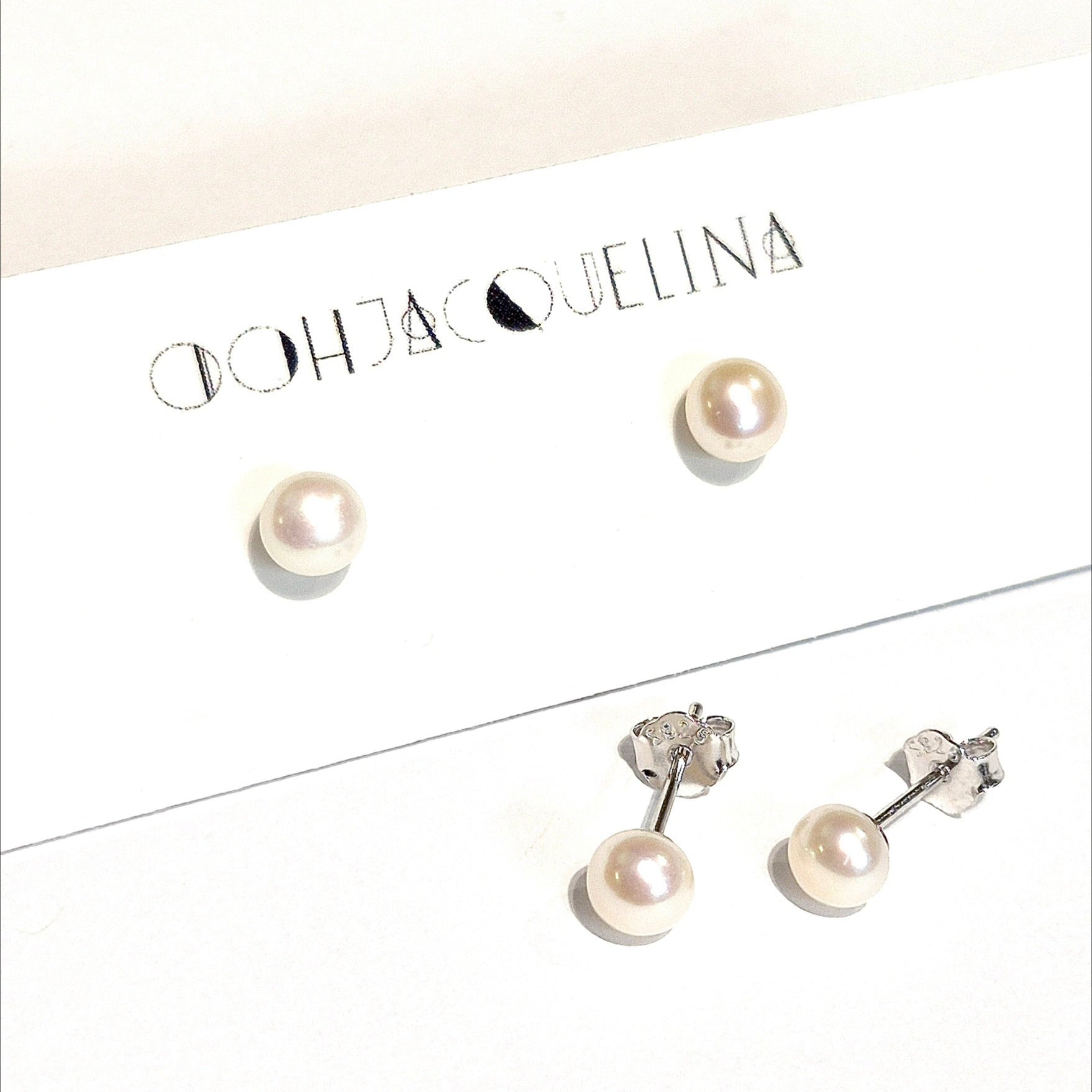 Freshwater pearl button mini stud earrings