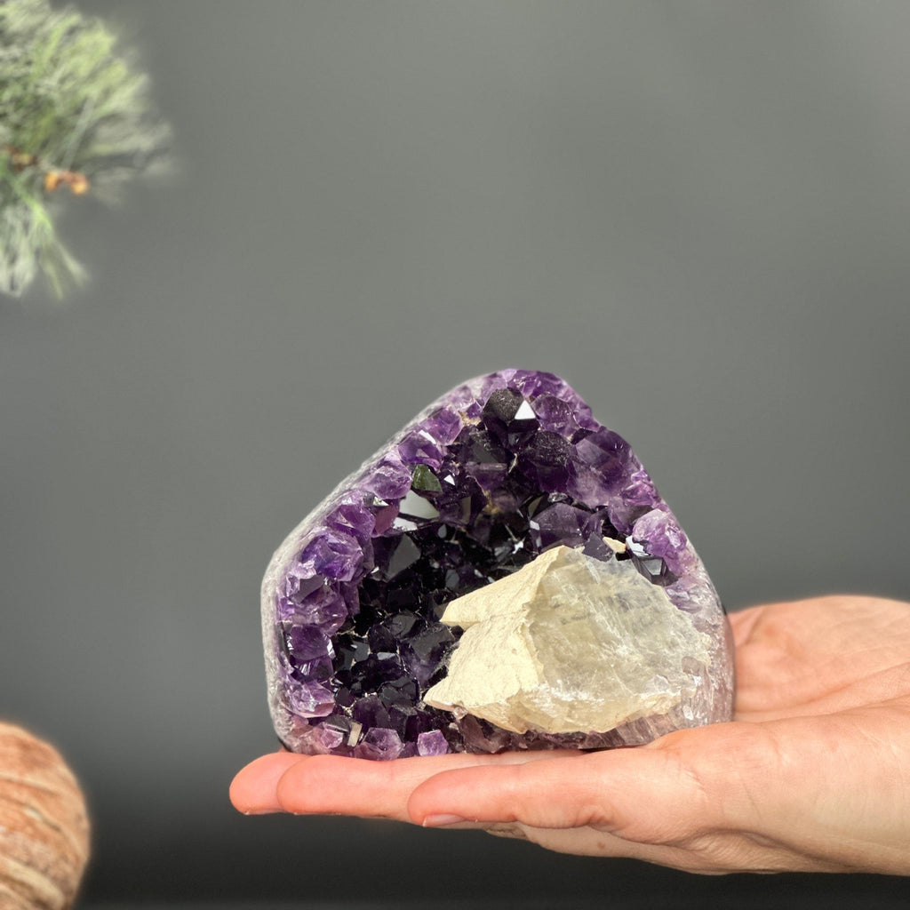 Large amethyst crystal geode for SALE | Amethyst Geodes | Wiccan Center