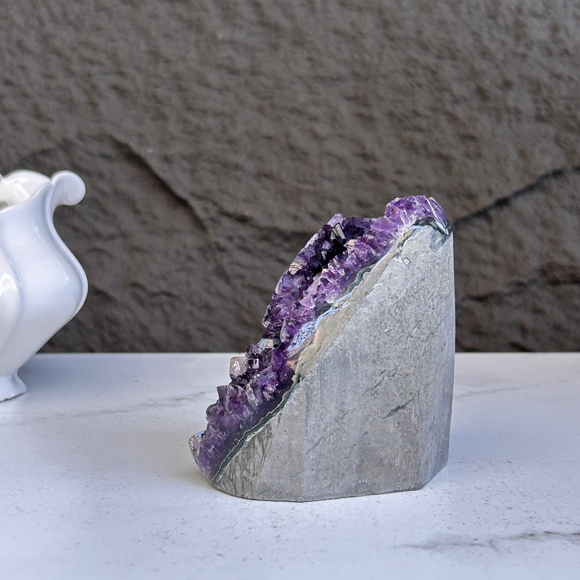 Large amethyst geode with FREE GIFT BOX, Mindfulness gift | Rocks & Geodes | Wiccan Center