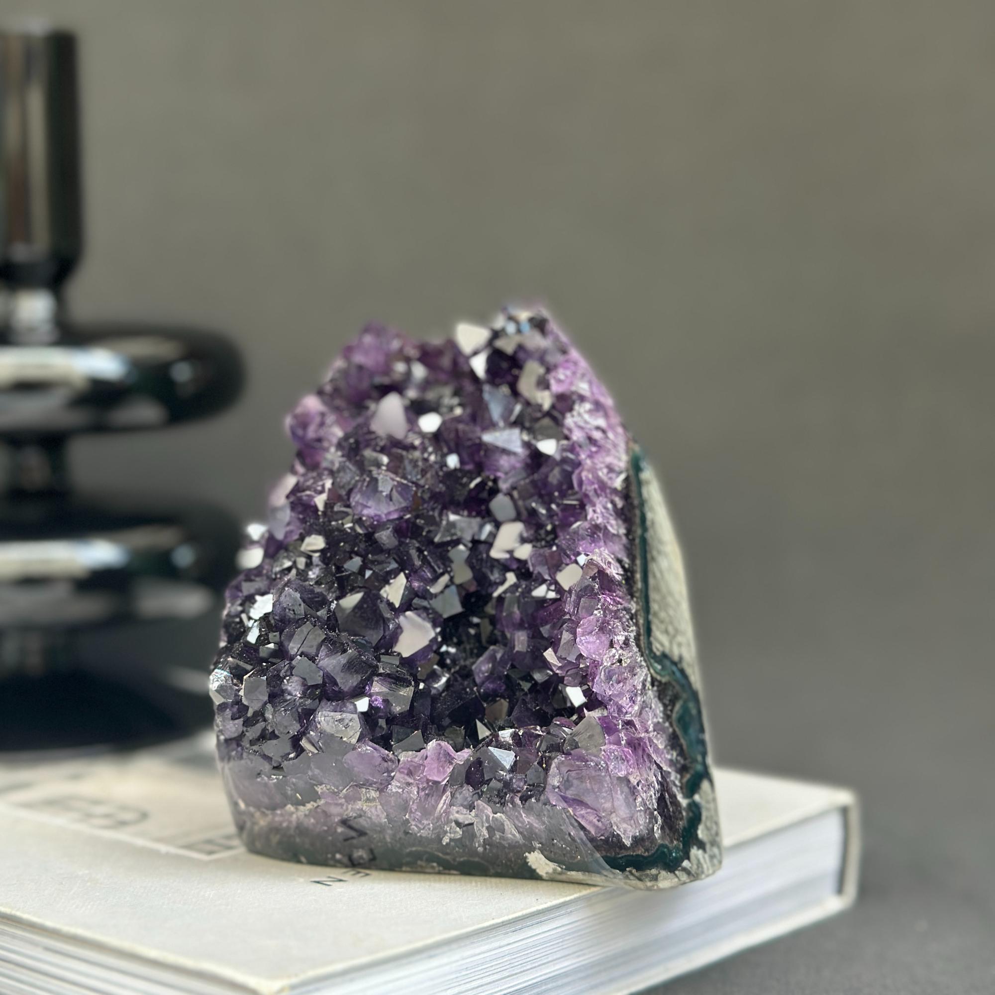 Large crystals Amethyst geode with Agate formations | Amethyst Geodes | Wiccan Center