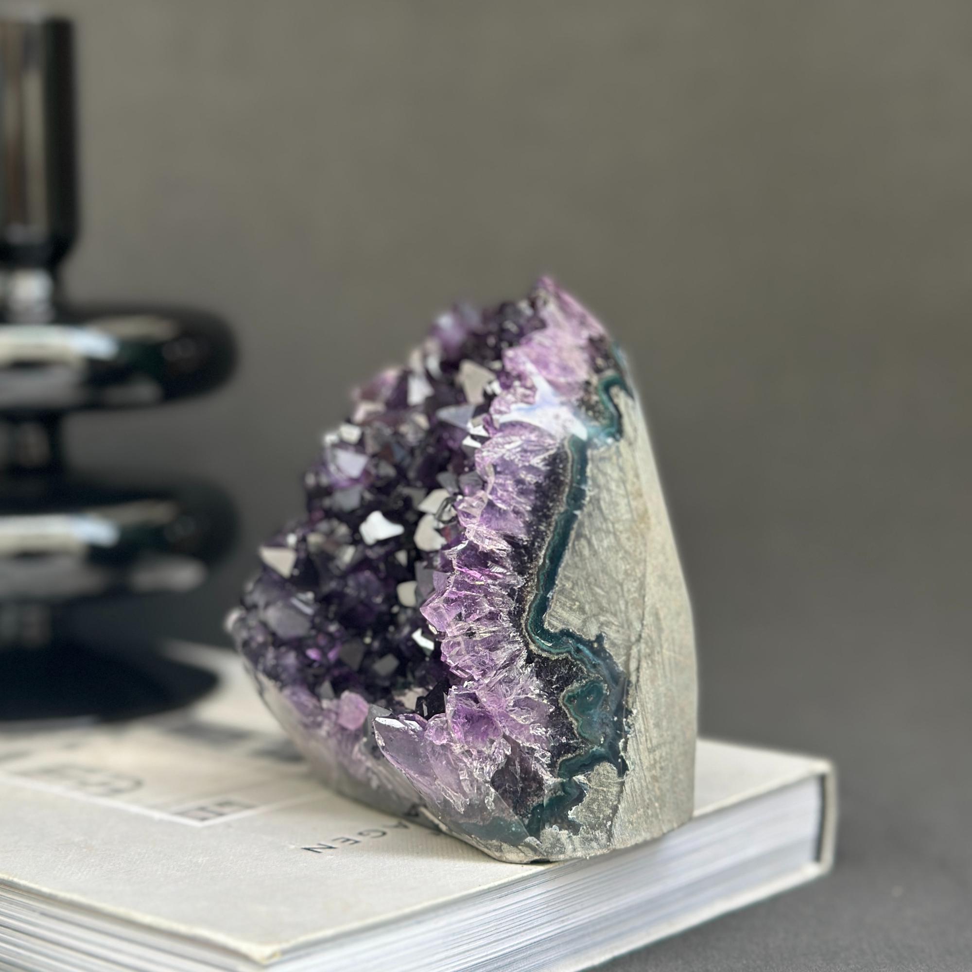 Large crystals Amethyst geode with Agate formations | Amethyst Geodes | Wiccan Center