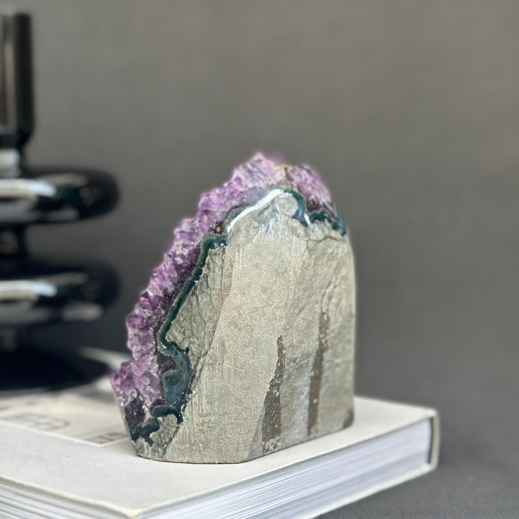 Large crystals Amethyst geode with Agate formations | Amethyst Geodes | Wiccan Center