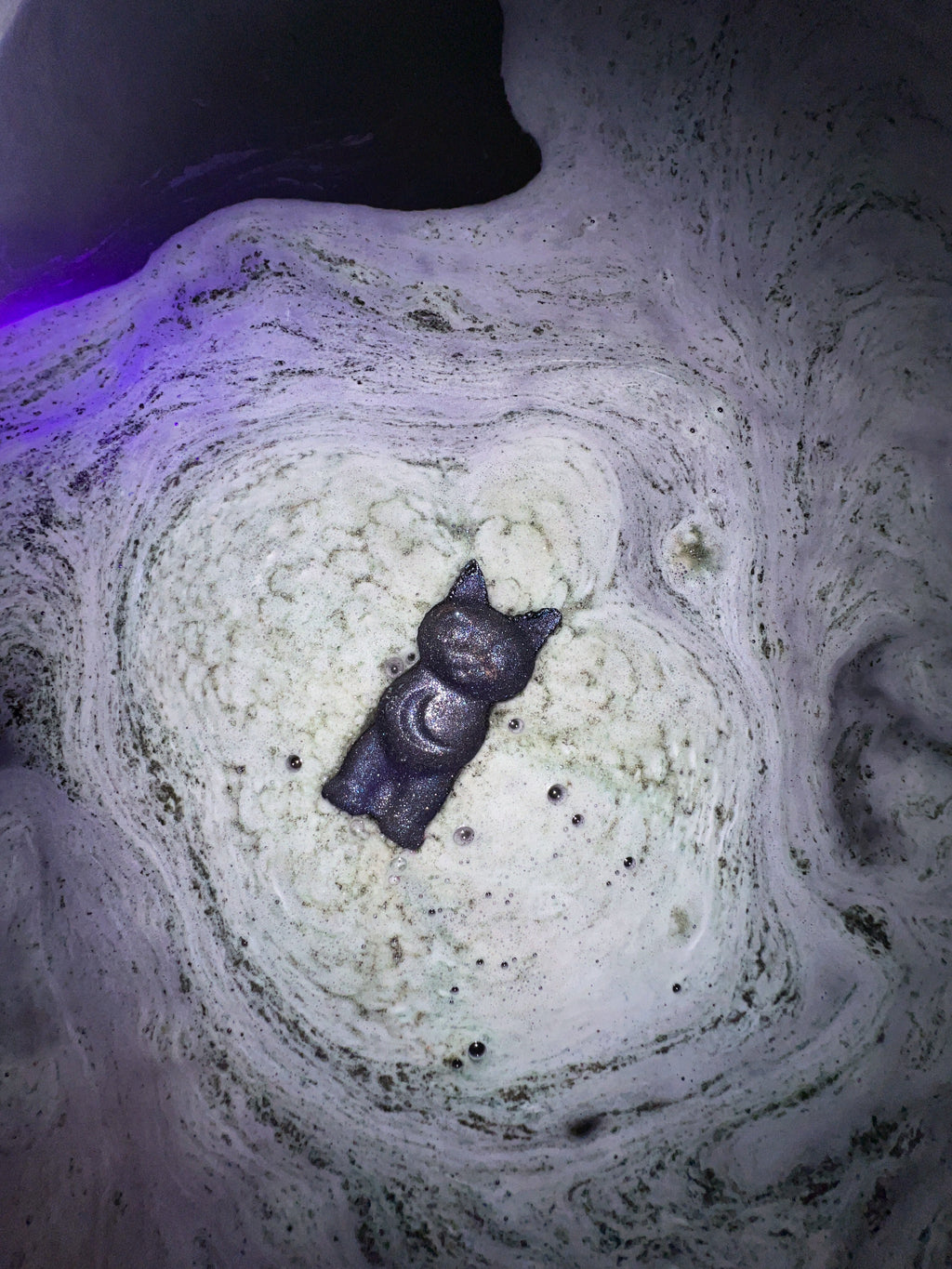 LUNAR KITTY | BATH BOMB | Wiccan Center