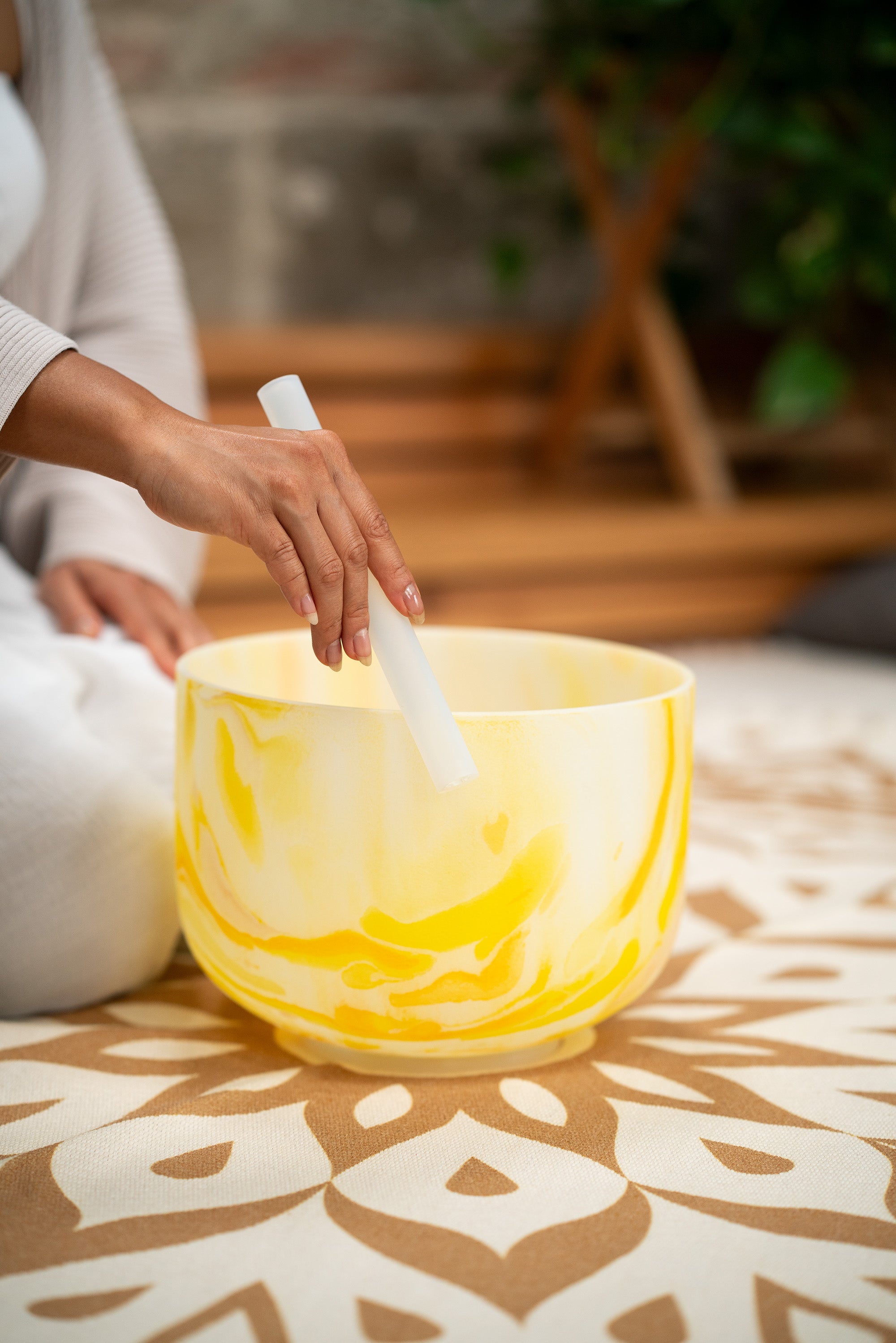 10" Marble Crystal Singing Bowl, E4, Solar Plexus Chakra, 432 Hz | | Wiccan Center