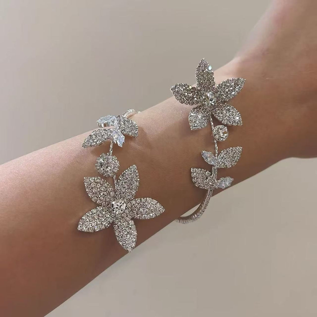 Women's High-grade Diamond Flower Winding Light Luxury Temperament Bracelets
