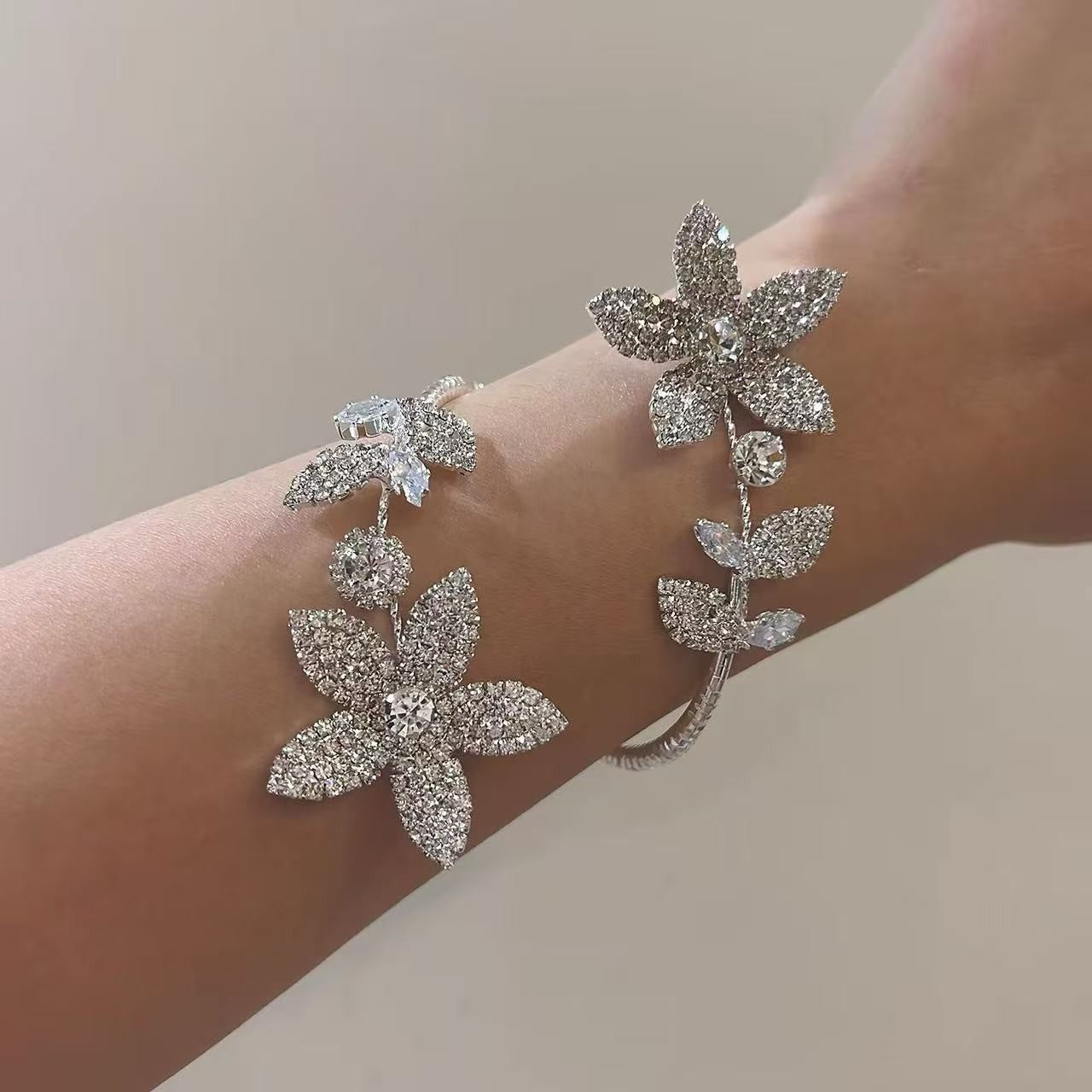 Women's High-grade Diamond Flower Winding Light Luxury Temperament Bracelets
