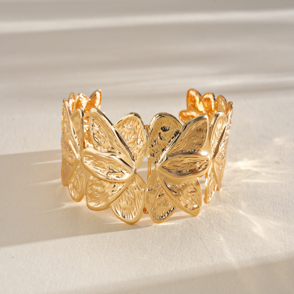 Flowers Open-ended Design Personalized Light Luxury Bracelet | Bracelet | Wiccan Center