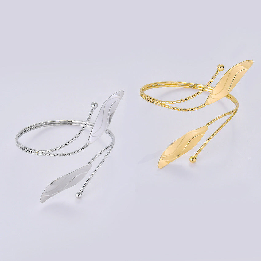 Exaggerated Hand Metal Leaves Armband Arm Decorations Stylish Good Bracelet
