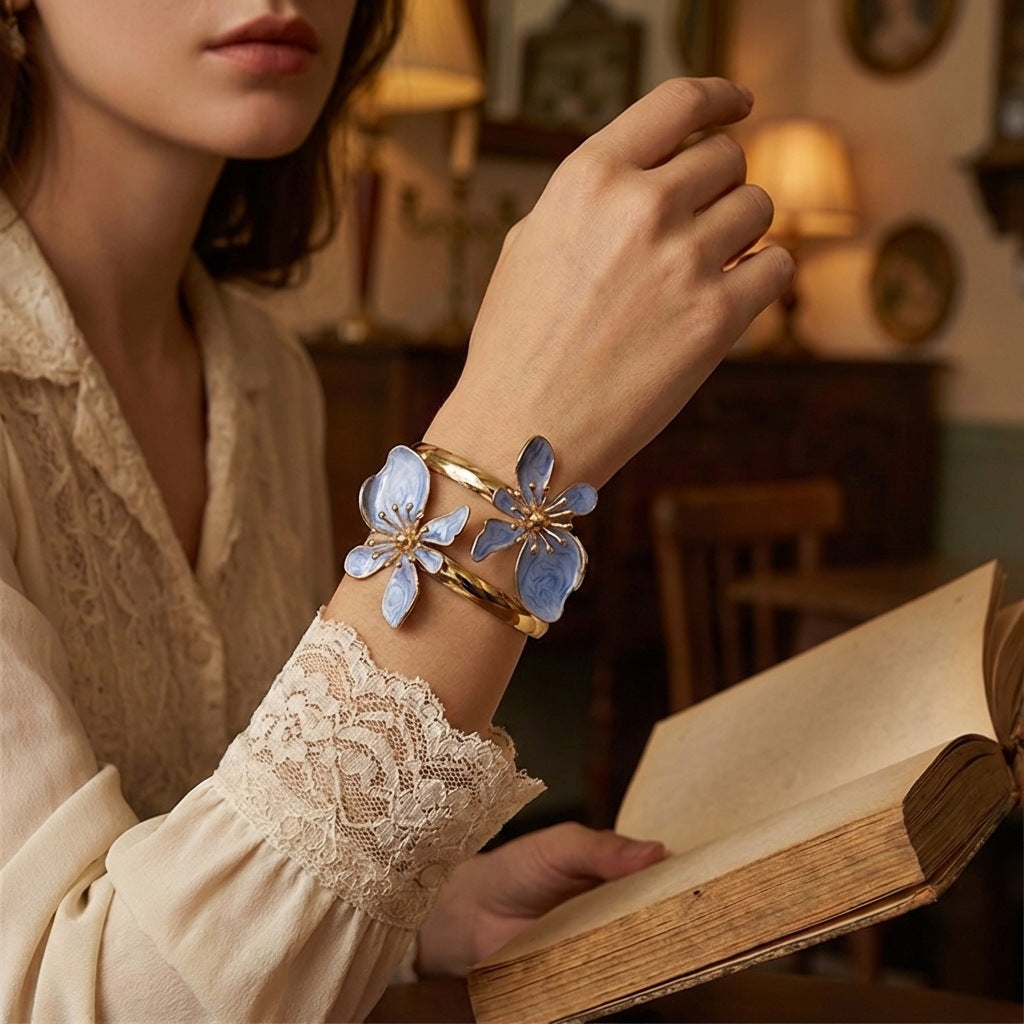 Personalized Metal Flower Oil Dripping Exquisite High-grade Light Bracelet