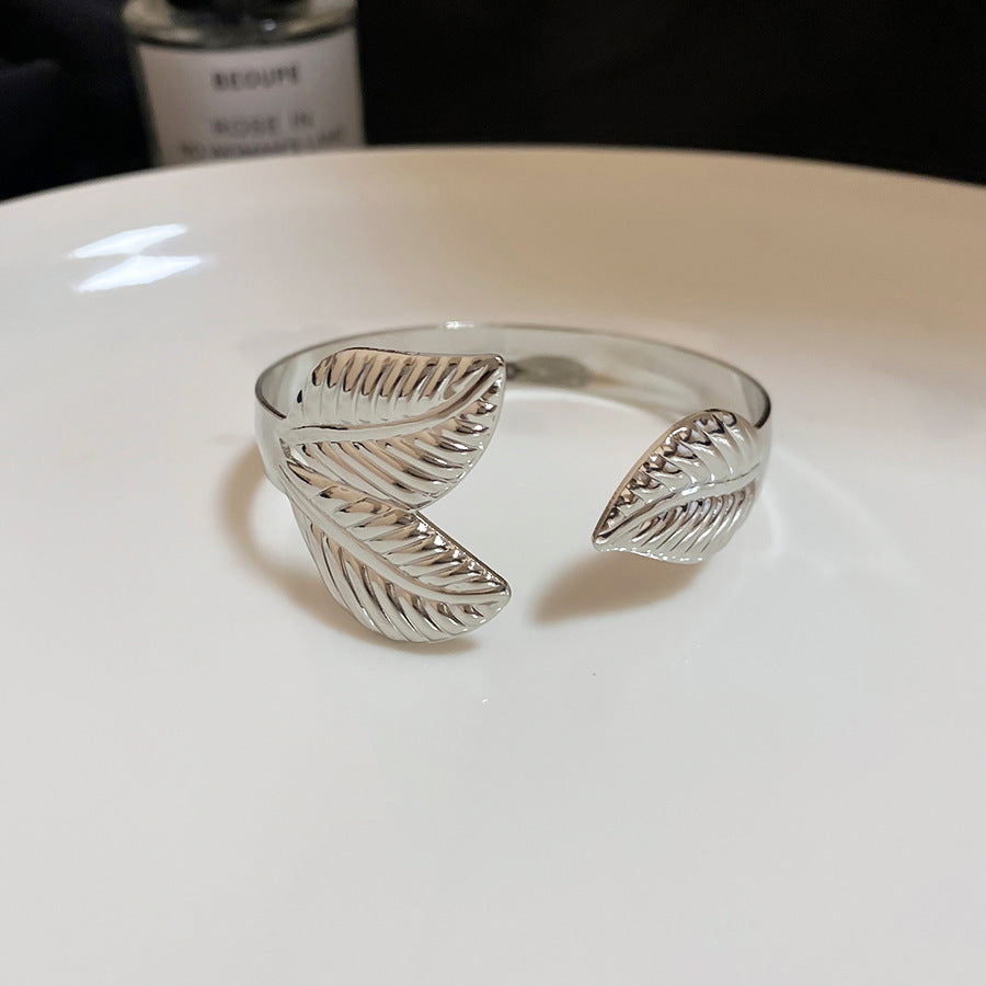 Flowers Open-ended Design Personalized Light Luxury Bracelet | Bracelet | Wiccan Center